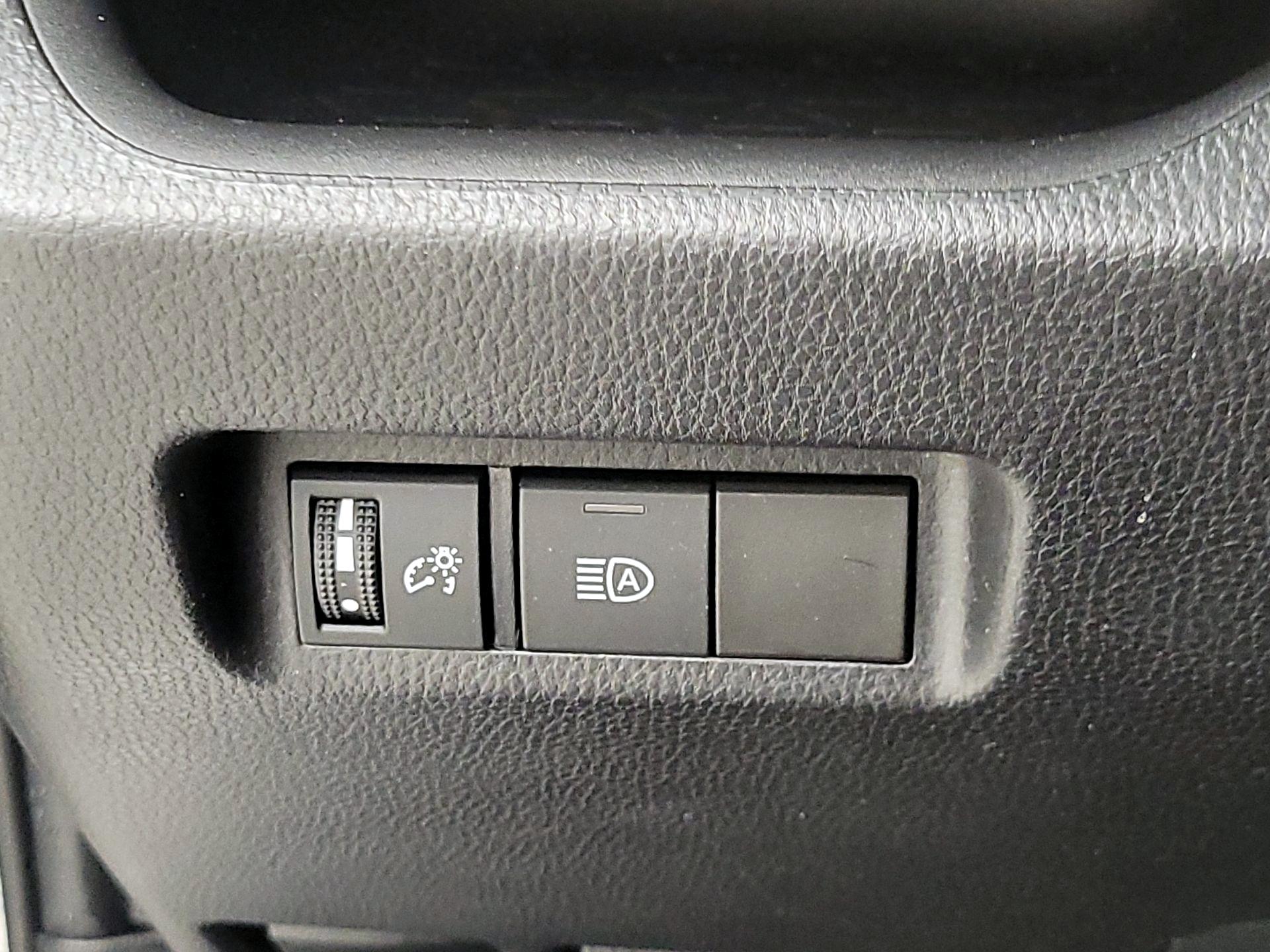 Thumbnail: 2021 Toyota RAV4 - 13