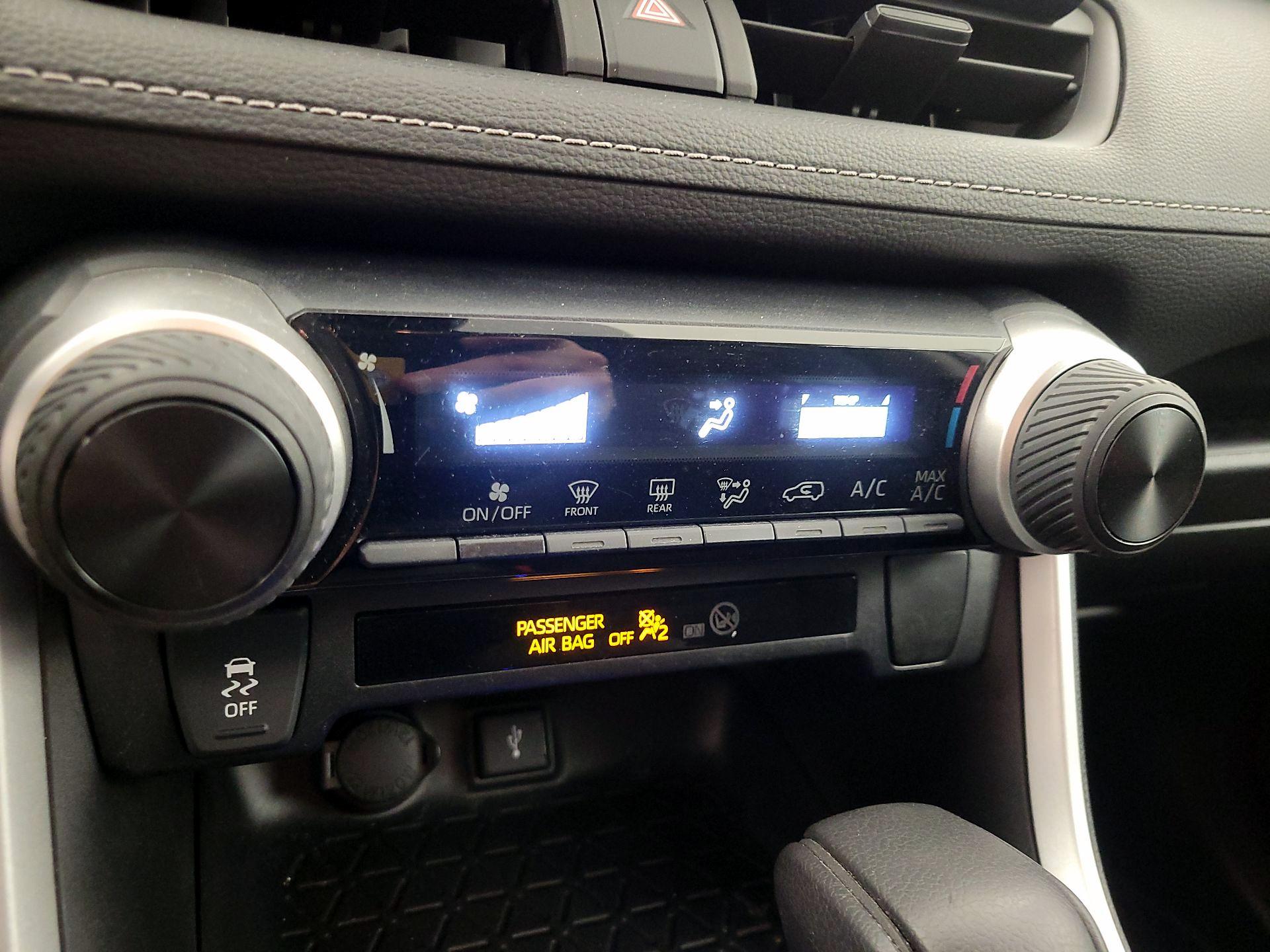 Thumbnail: 2021 Toyota RAV4 - 16