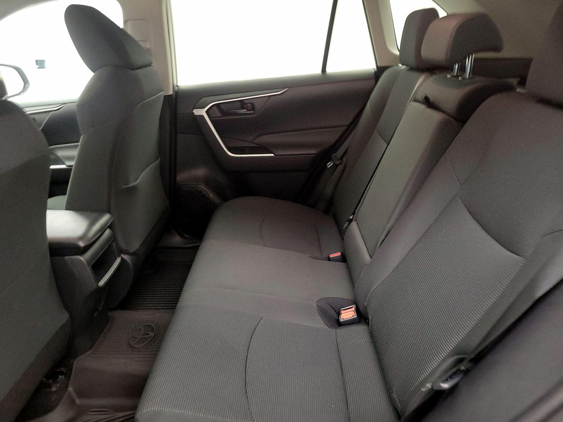 Thumbnail: 2021 Toyota RAV4 - 19