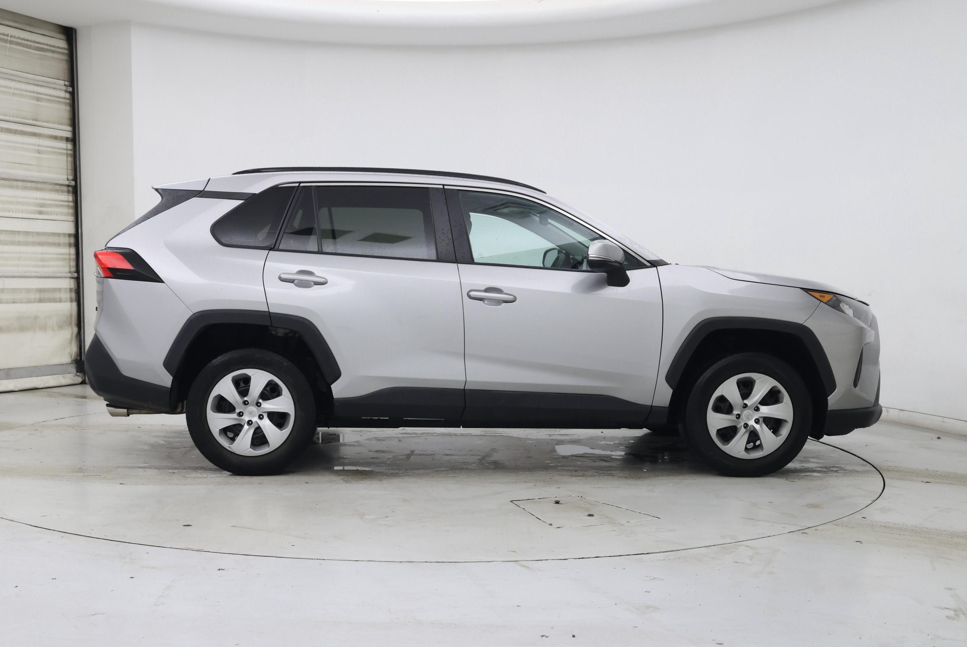 Thumbnail: 2021 Toyota RAV4 - 7