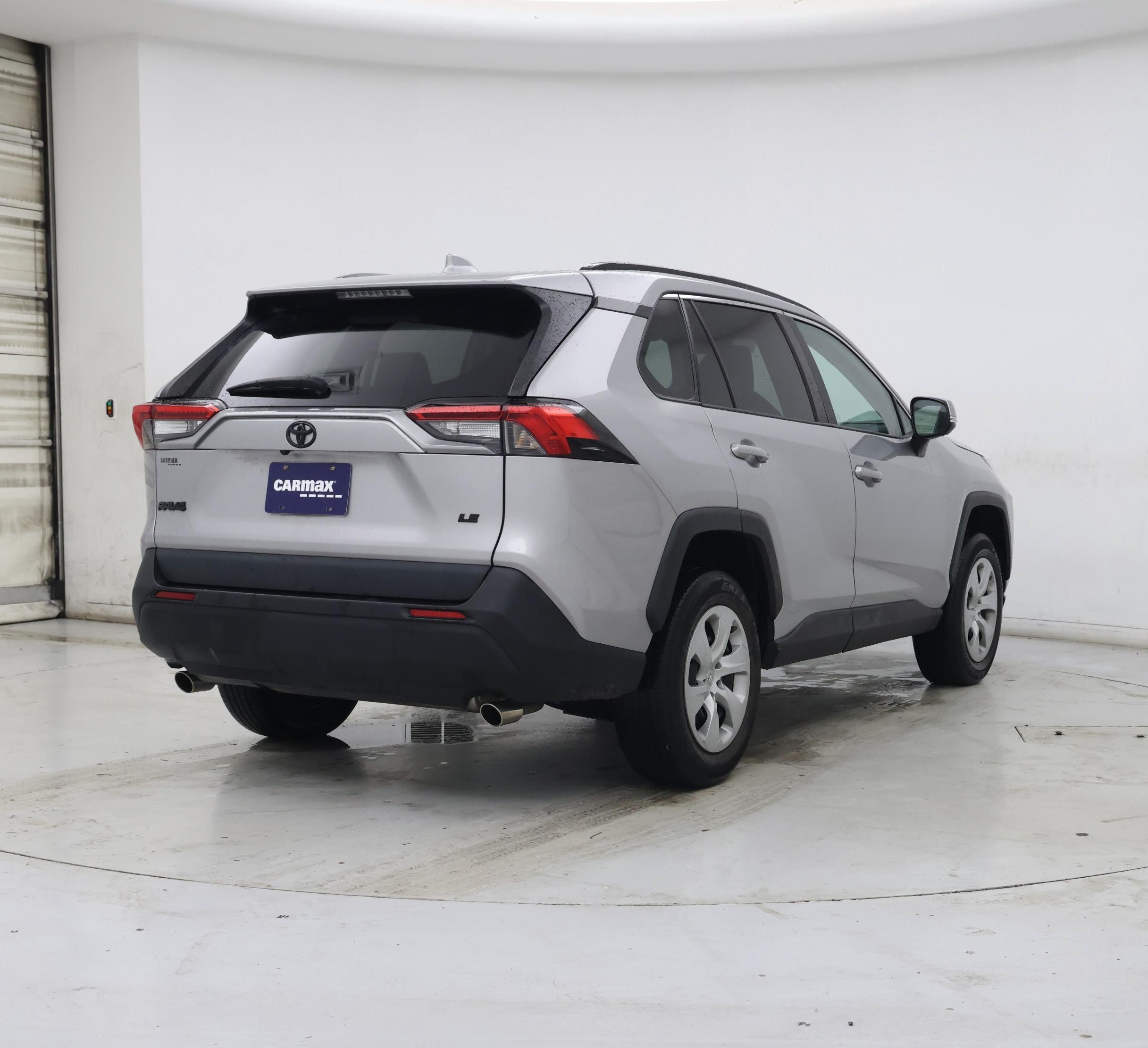 Thumbnail: 2021 Toyota RAV4 - 8