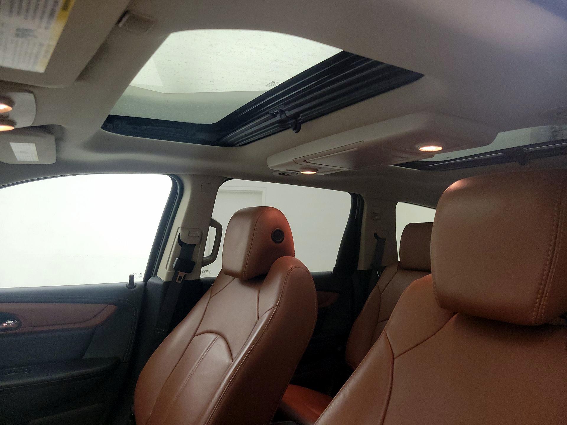 Thumbnail: 2017 Chevrolet Traverse - 19