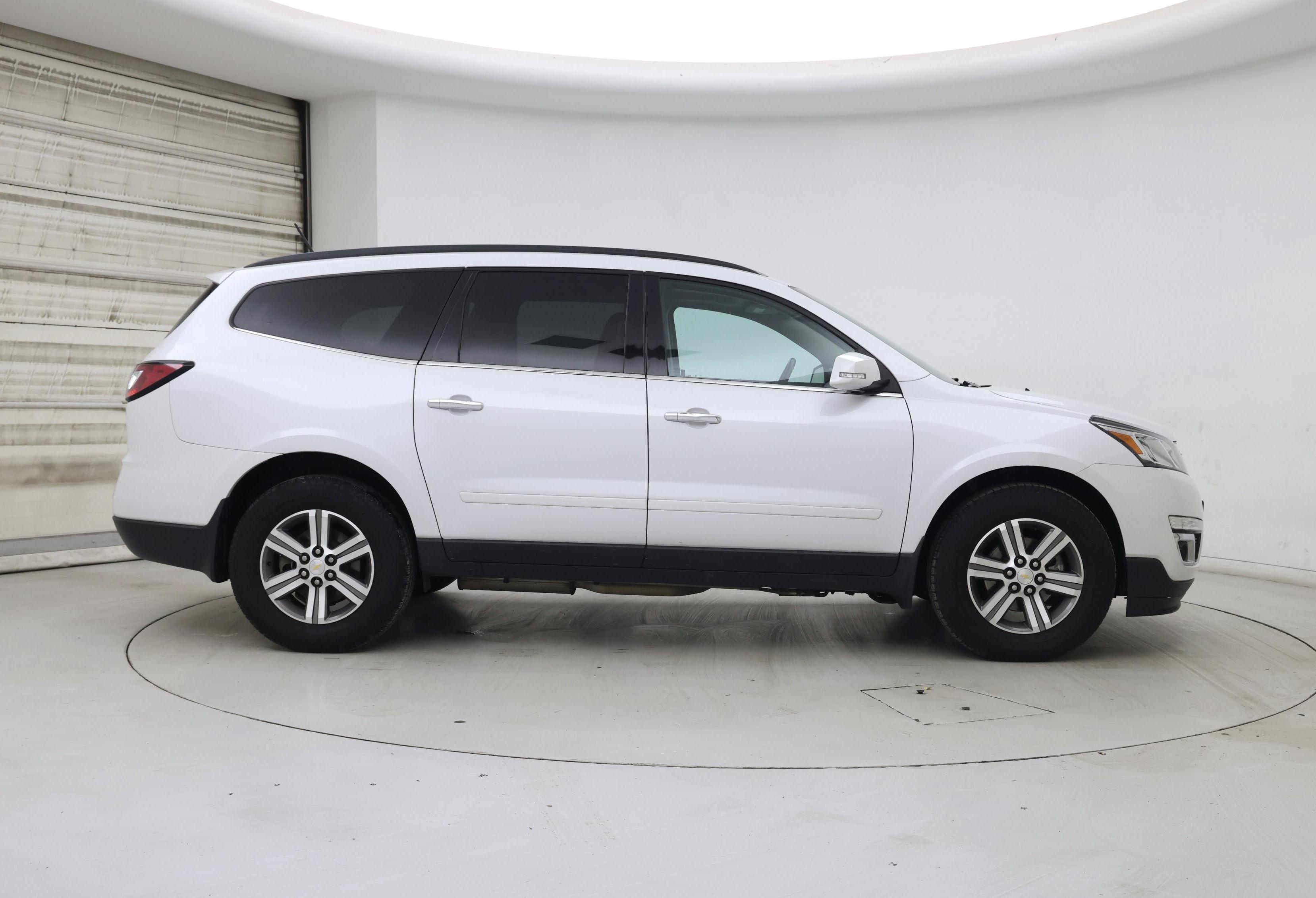 Thumbnail: 2017 Chevrolet Traverse - 7