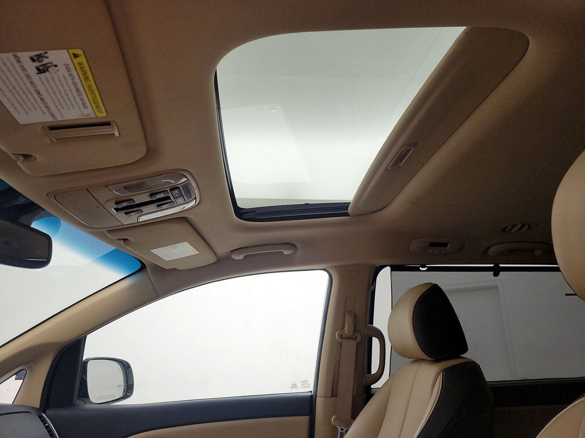 Thumbnail: 2015 Kia Sedona - 19