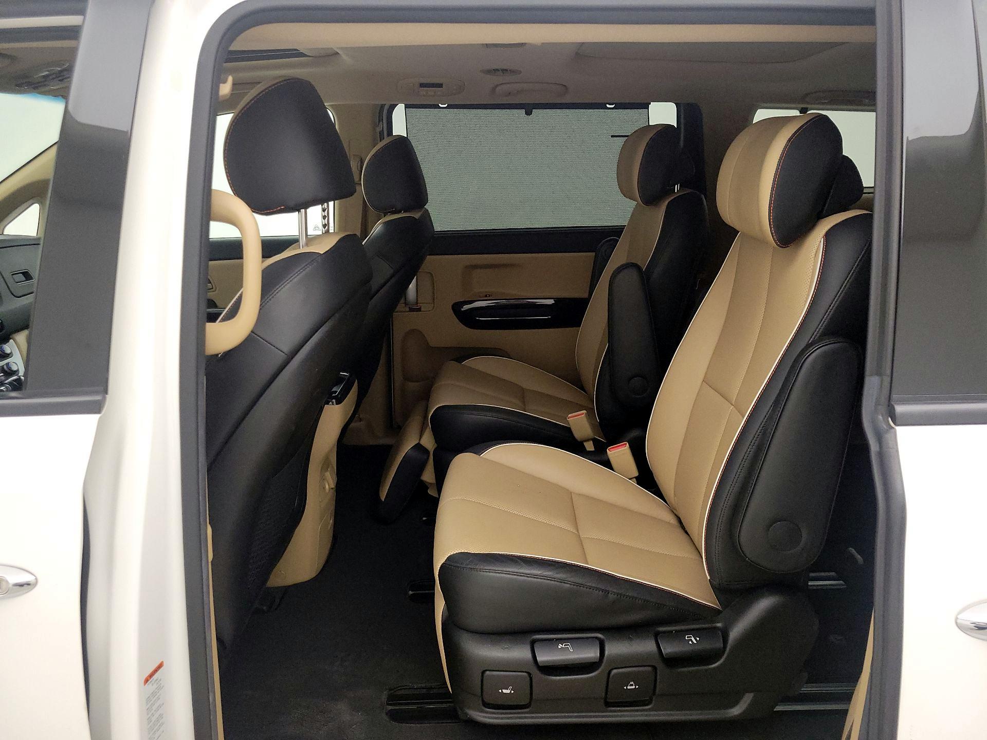 Thumbnail: 2015 Kia Sedona - 20