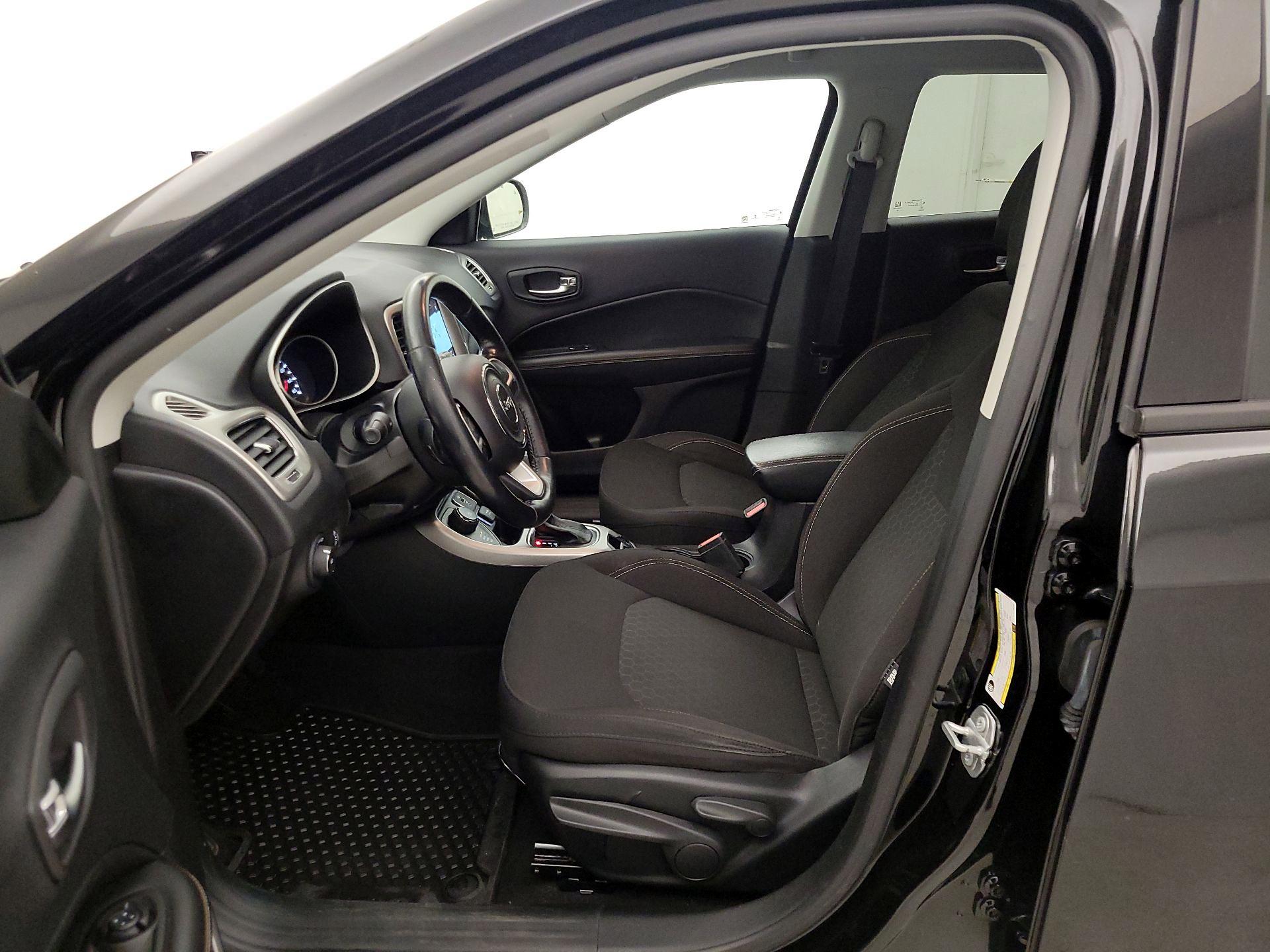 Thumbnail: 2020 Jeep Compass - 11