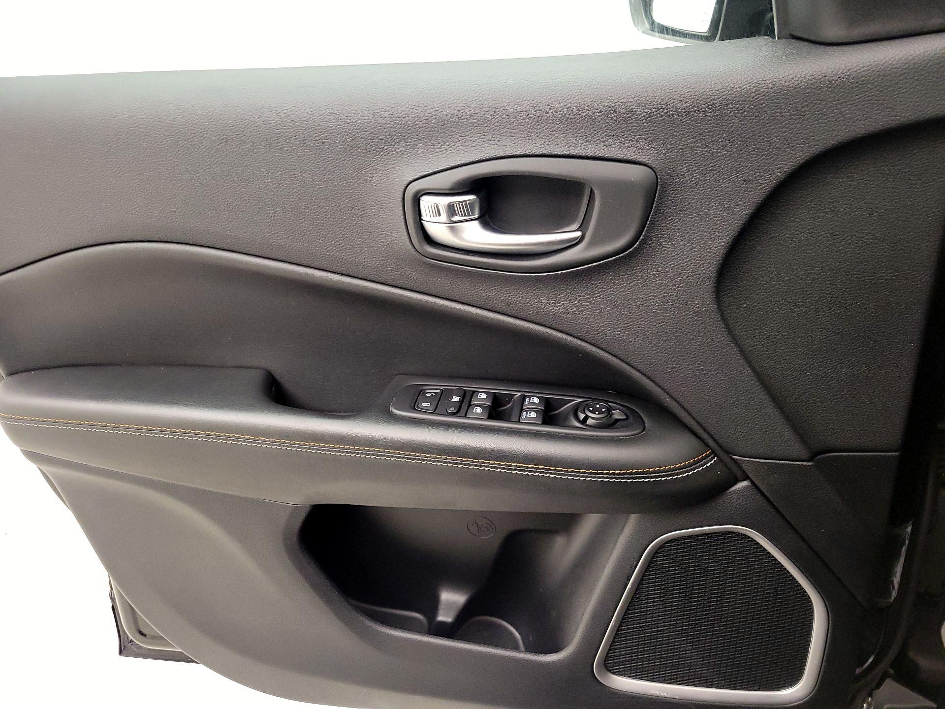 Thumbnail: 2020 Jeep Compass - 12