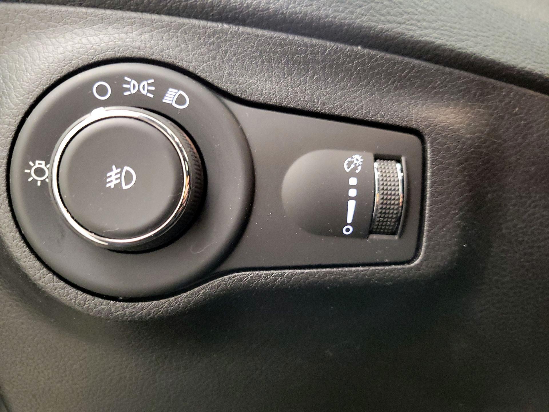 Thumbnail: 2020 Jeep Compass - 13