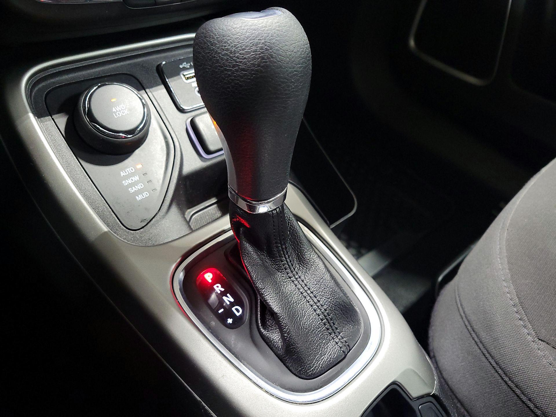 Thumbnail: 2020 Jeep Compass - 18