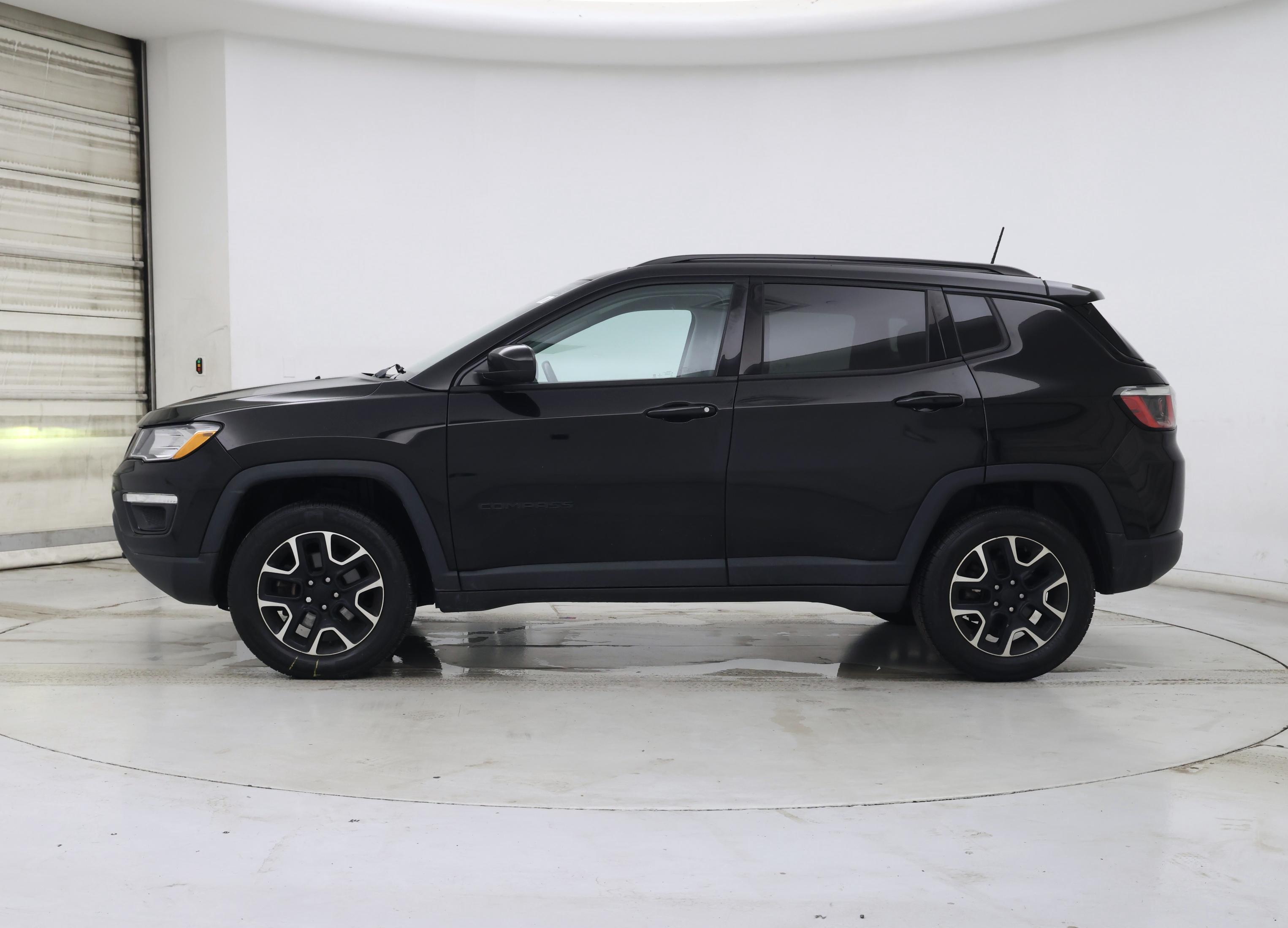 Thumbnail: 2020 Jeep Compass - 3