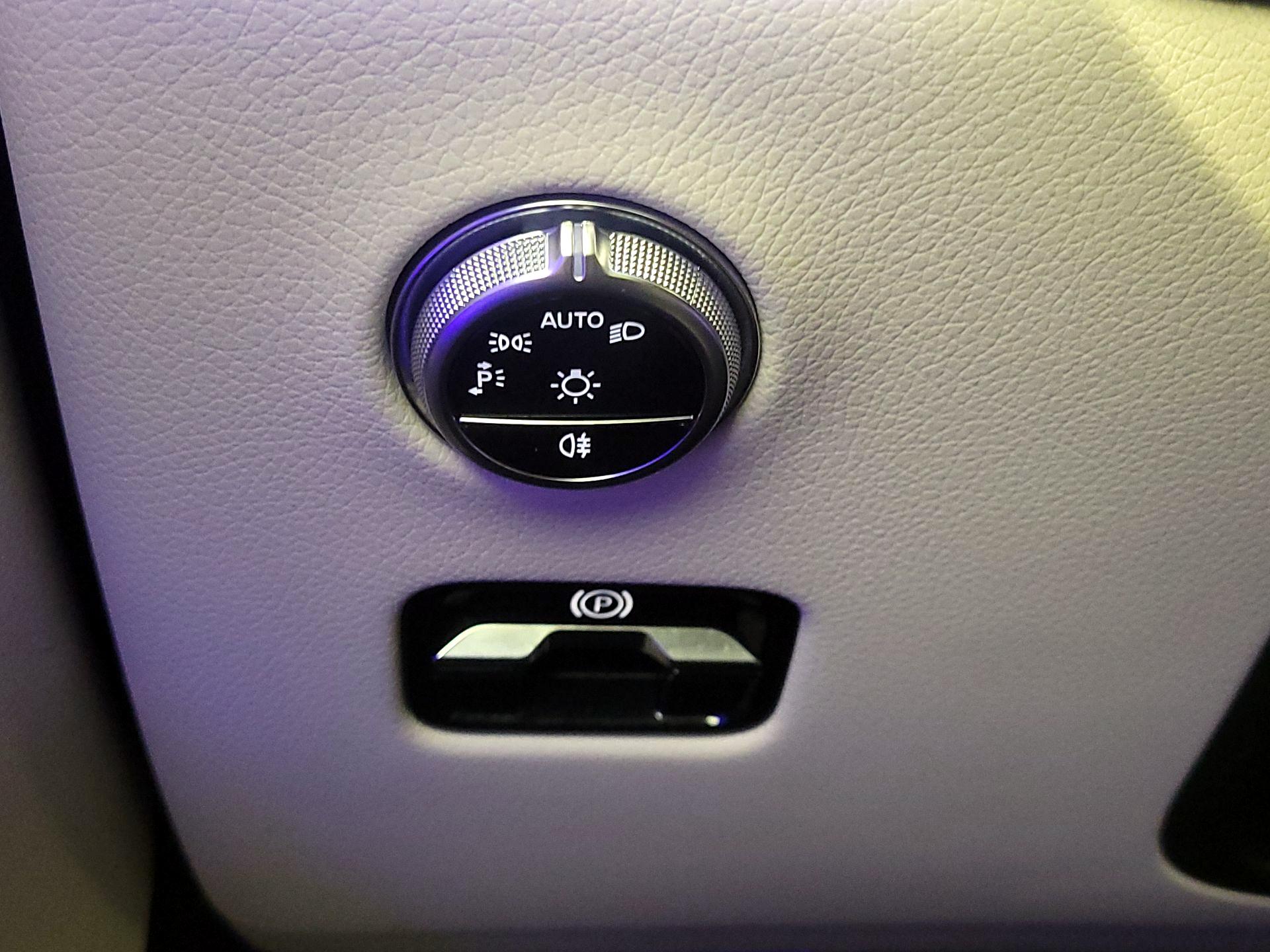 Thumbnail: 2023 Mercedes-Benz GLC - 13