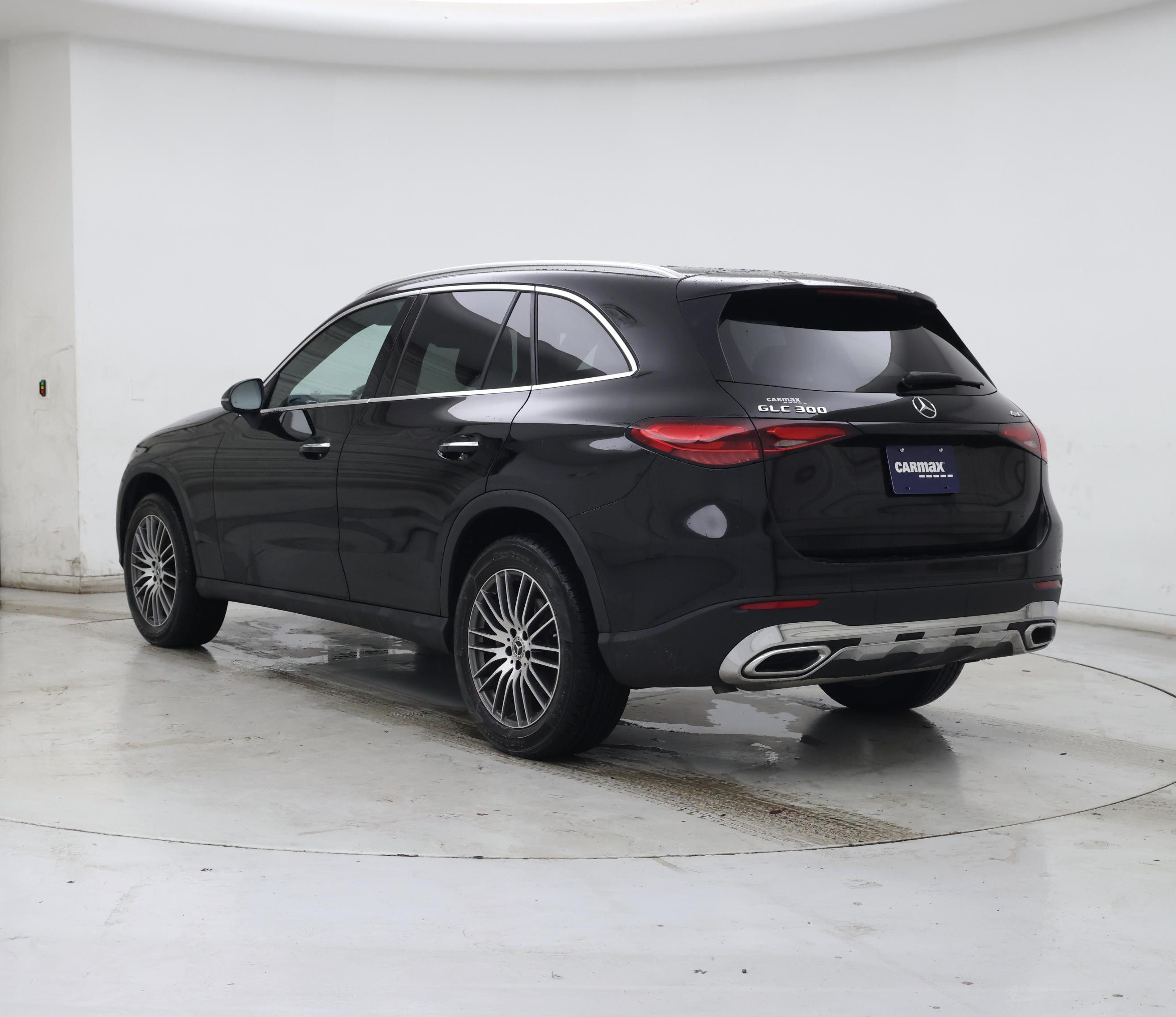 Thumbnail: 2023 Mercedes-Benz GLC - 2