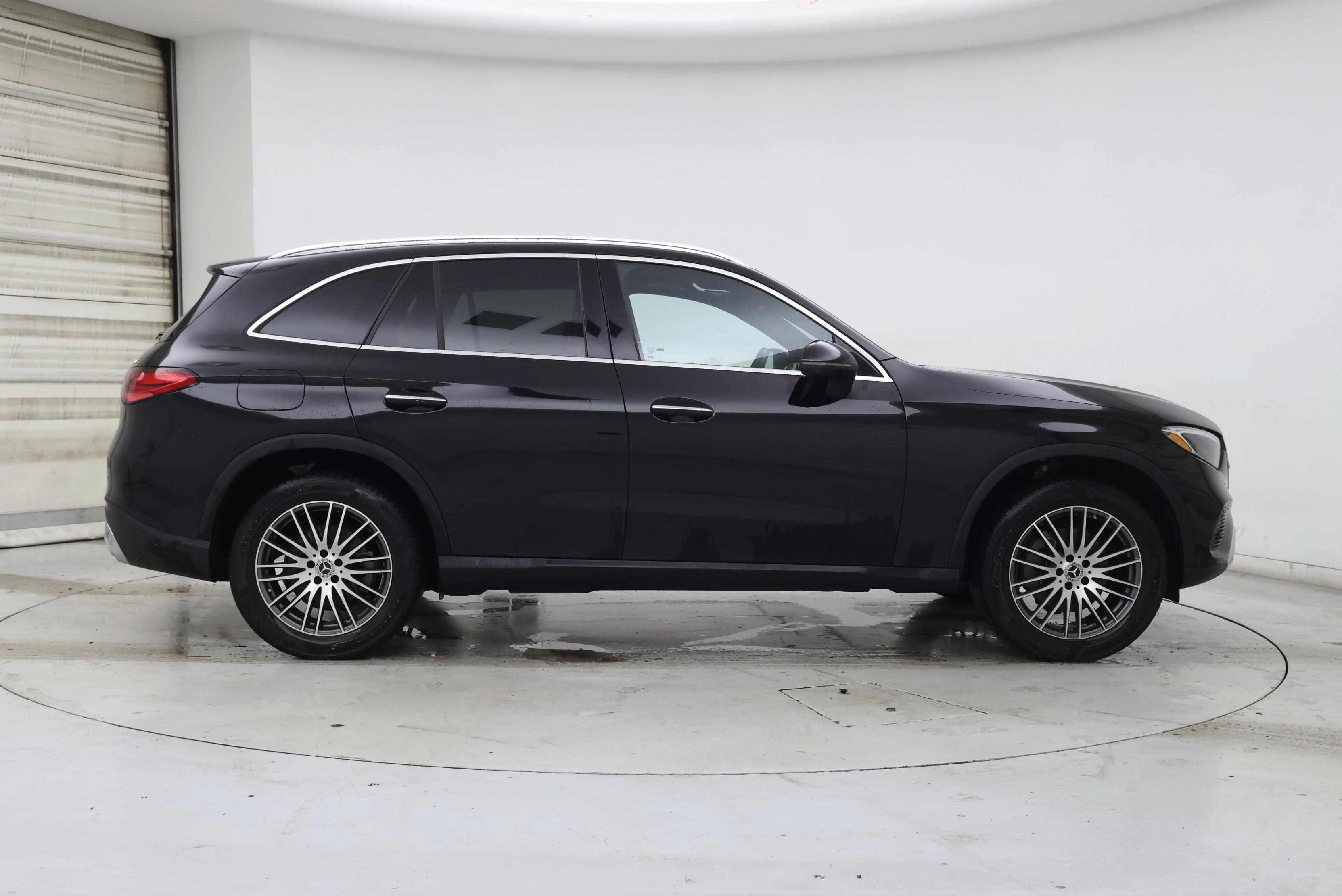 Thumbnail: 2023 Mercedes-Benz GLC - 7