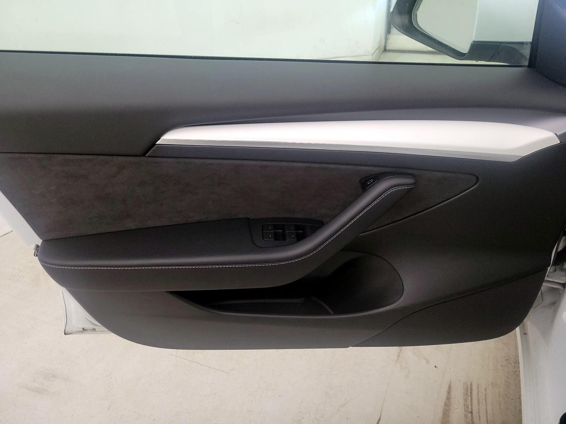 Thumbnail: 2023 Tesla Model 3 - 12