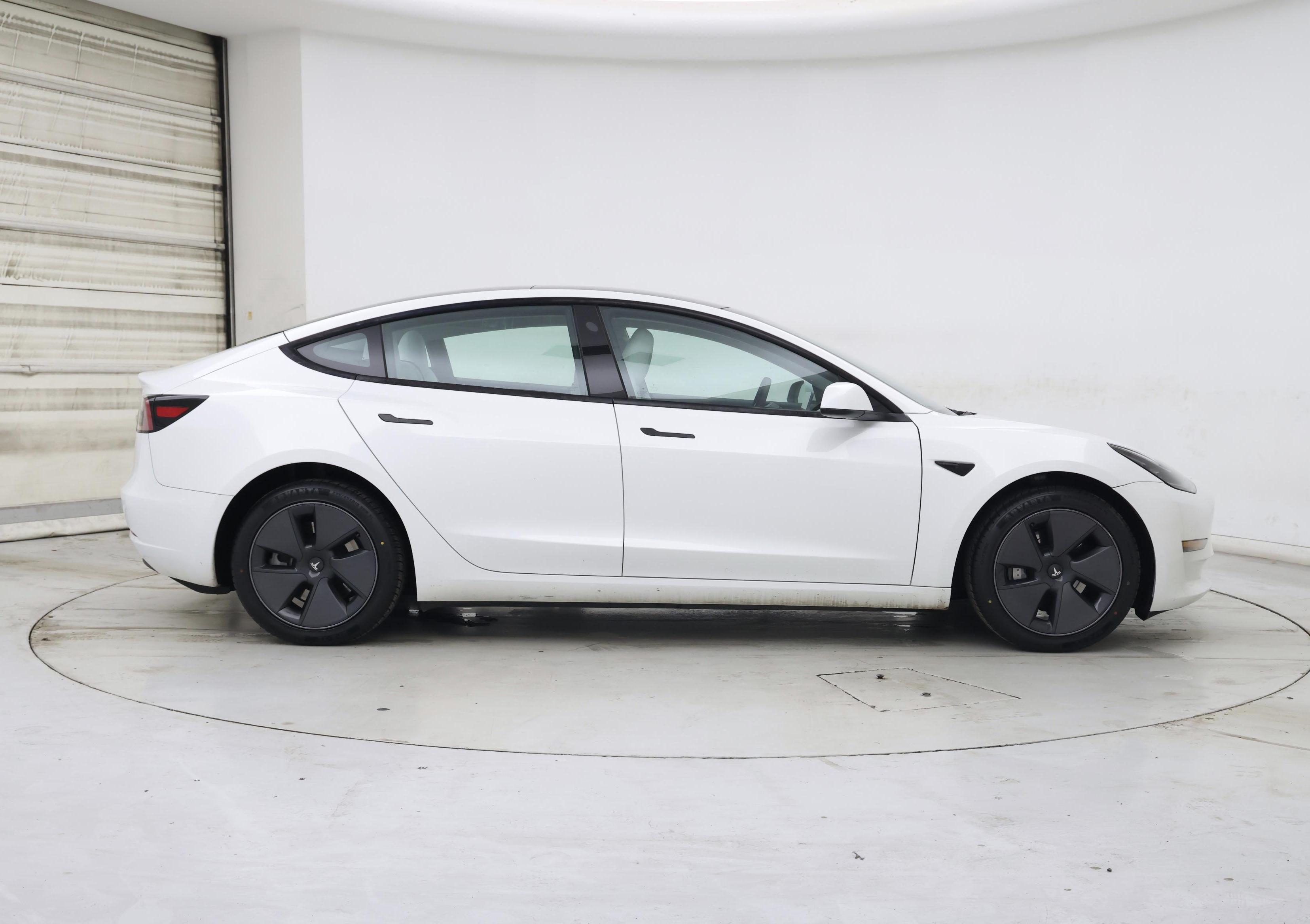 Thumbnail: 2023 Tesla Model 3 - 7