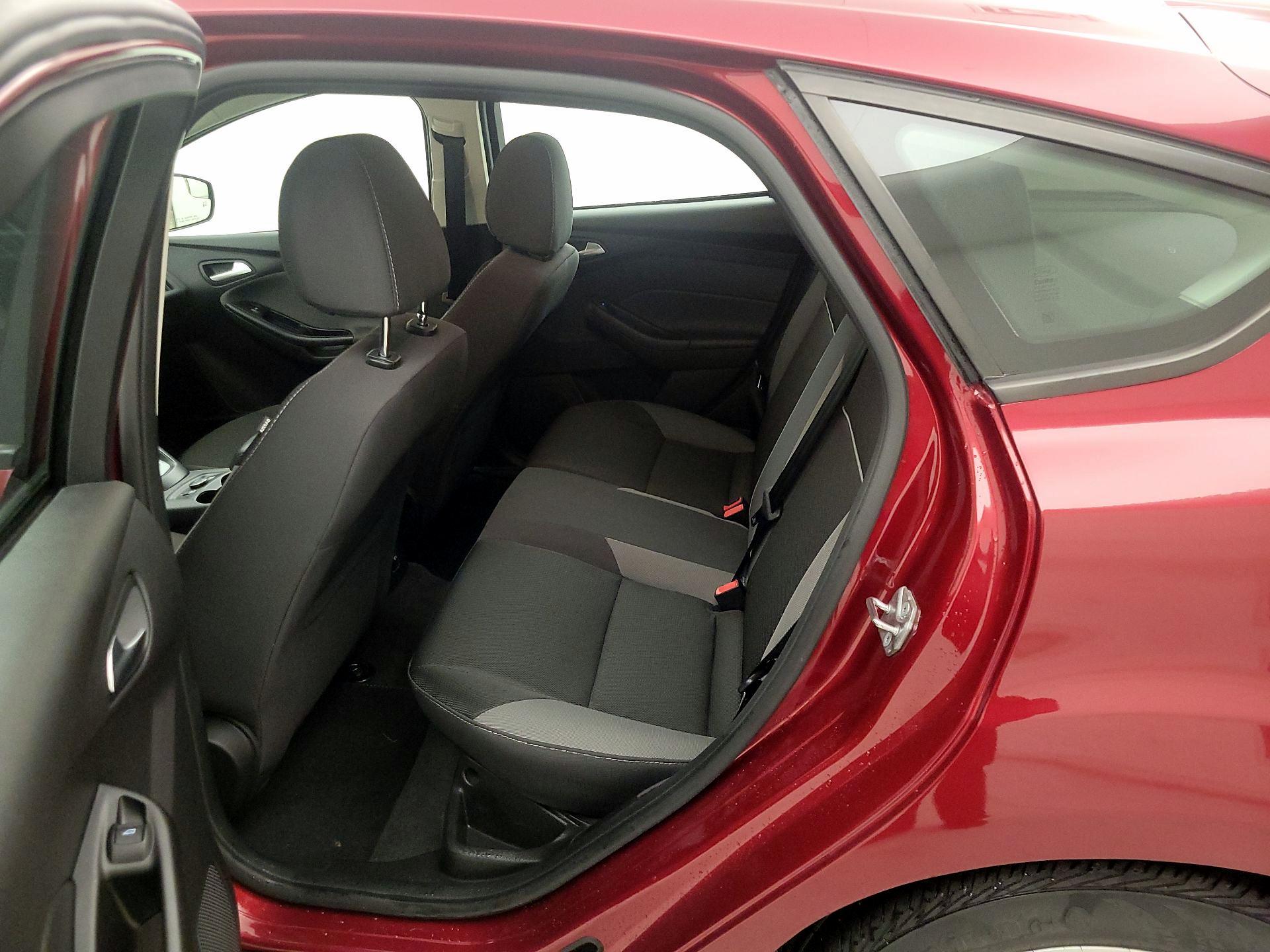 Thumbnail: 2014 Ford Focus - 18