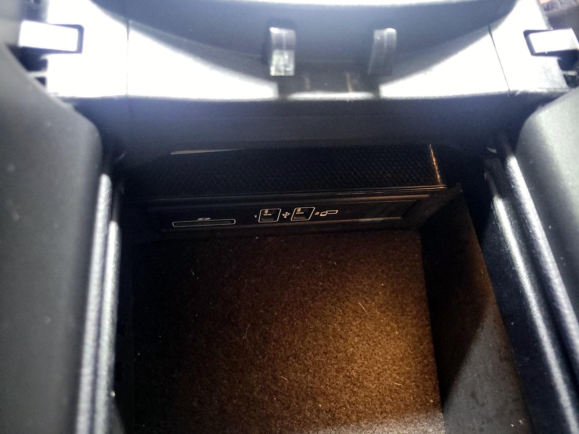 Thumbnail: 2019 Mercedes-Benz C-Class - 18