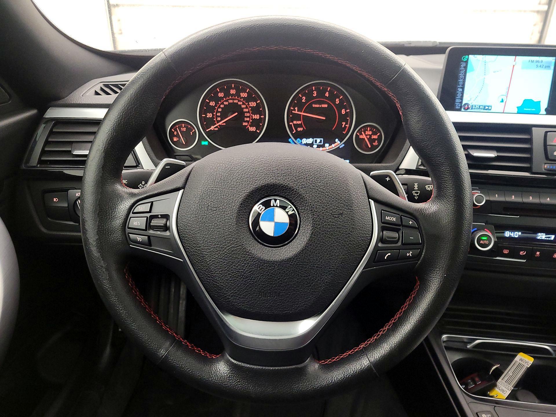 Thumbnail: 2016 BMW 3 Series - 10