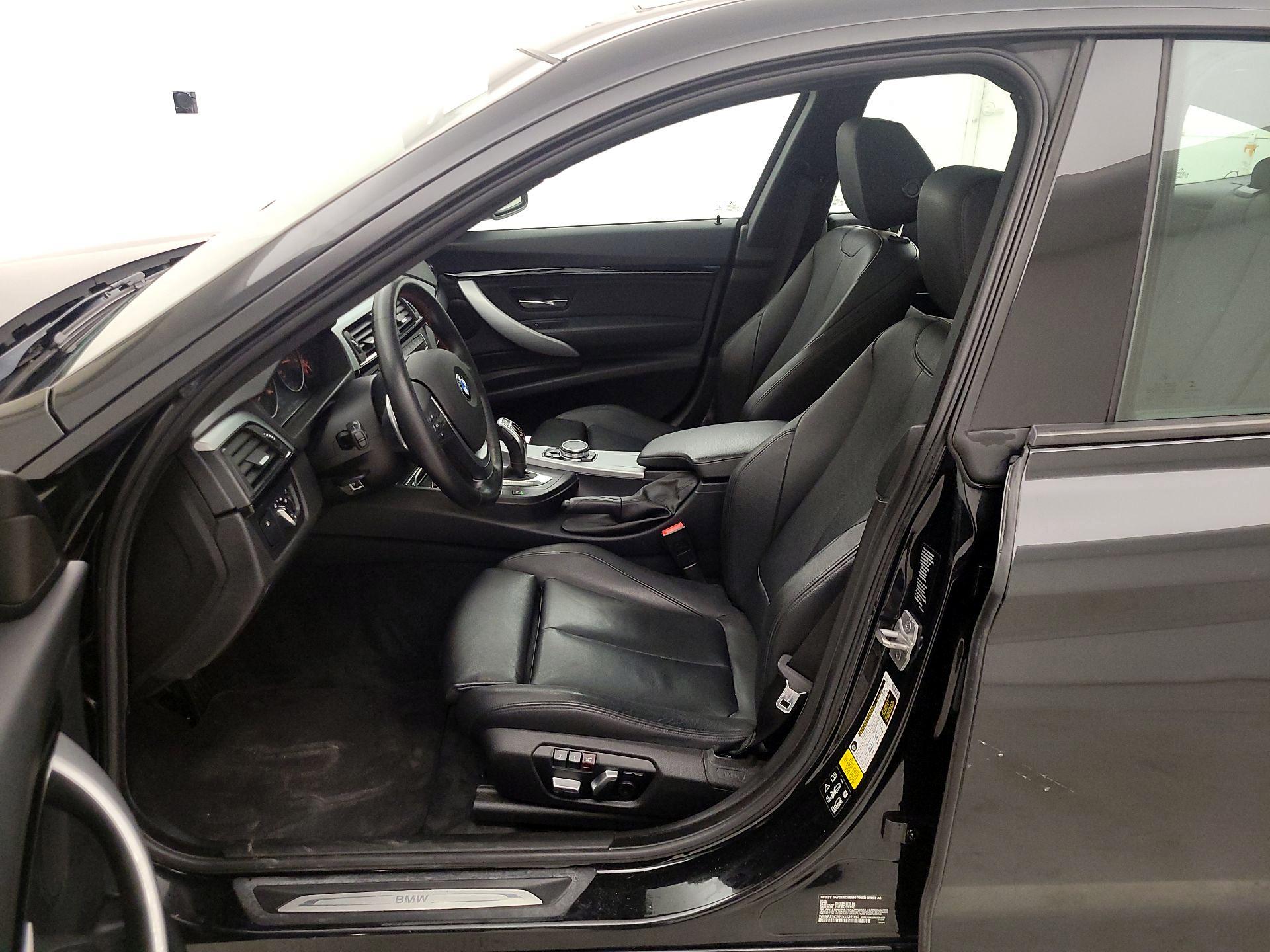 Thumbnail: 2016 BMW 3 Series - 11