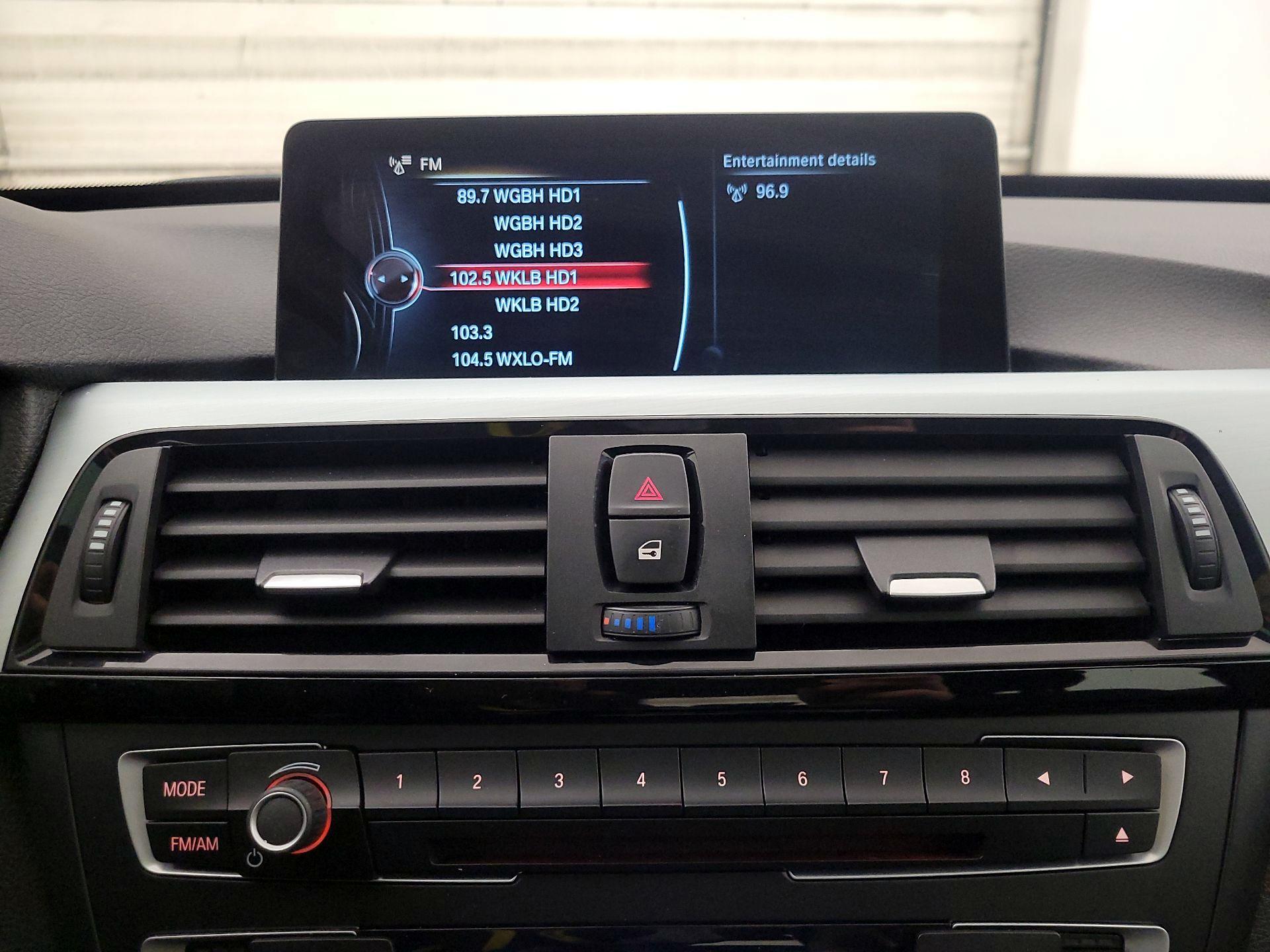 Thumbnail: 2016 BMW 3 Series - 16