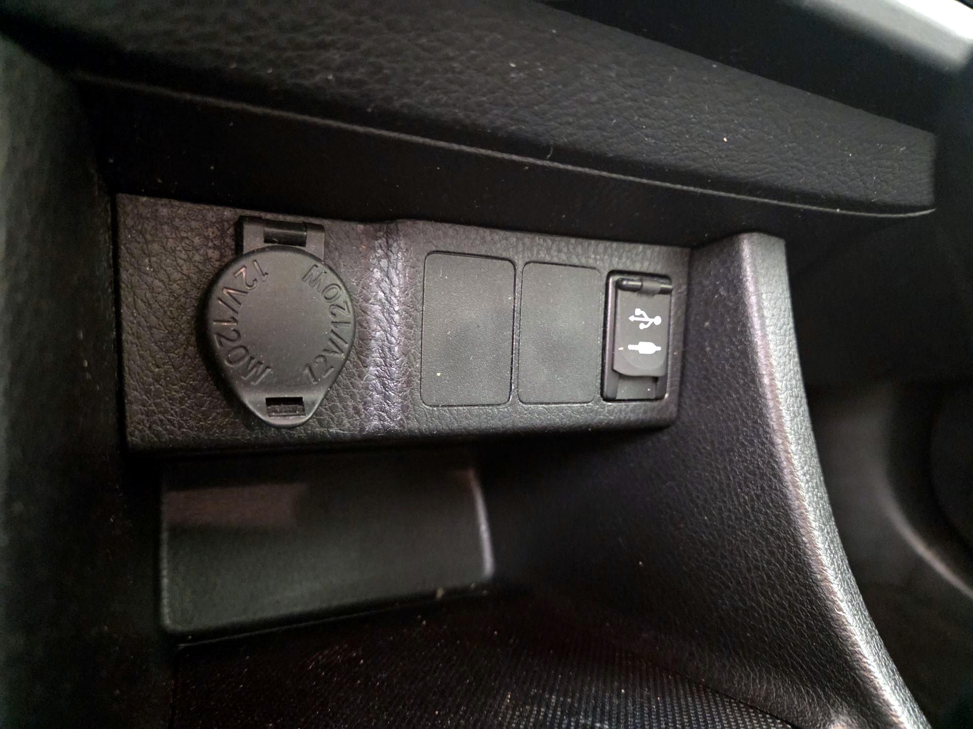 Thumbnail: 2014 Toyota Corolla - 18