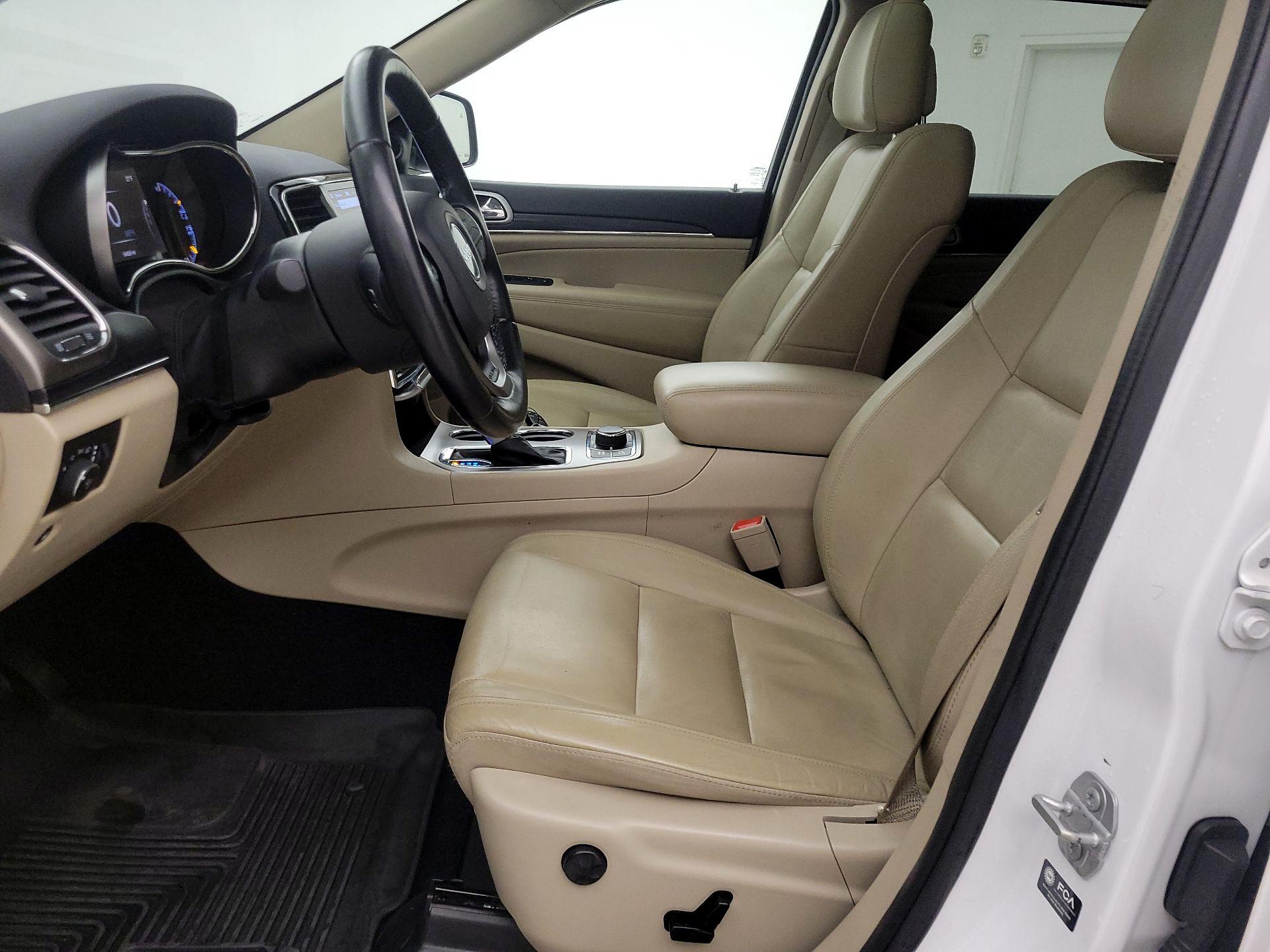 Thumbnail: 2021 Jeep Grand Cherokee - 11