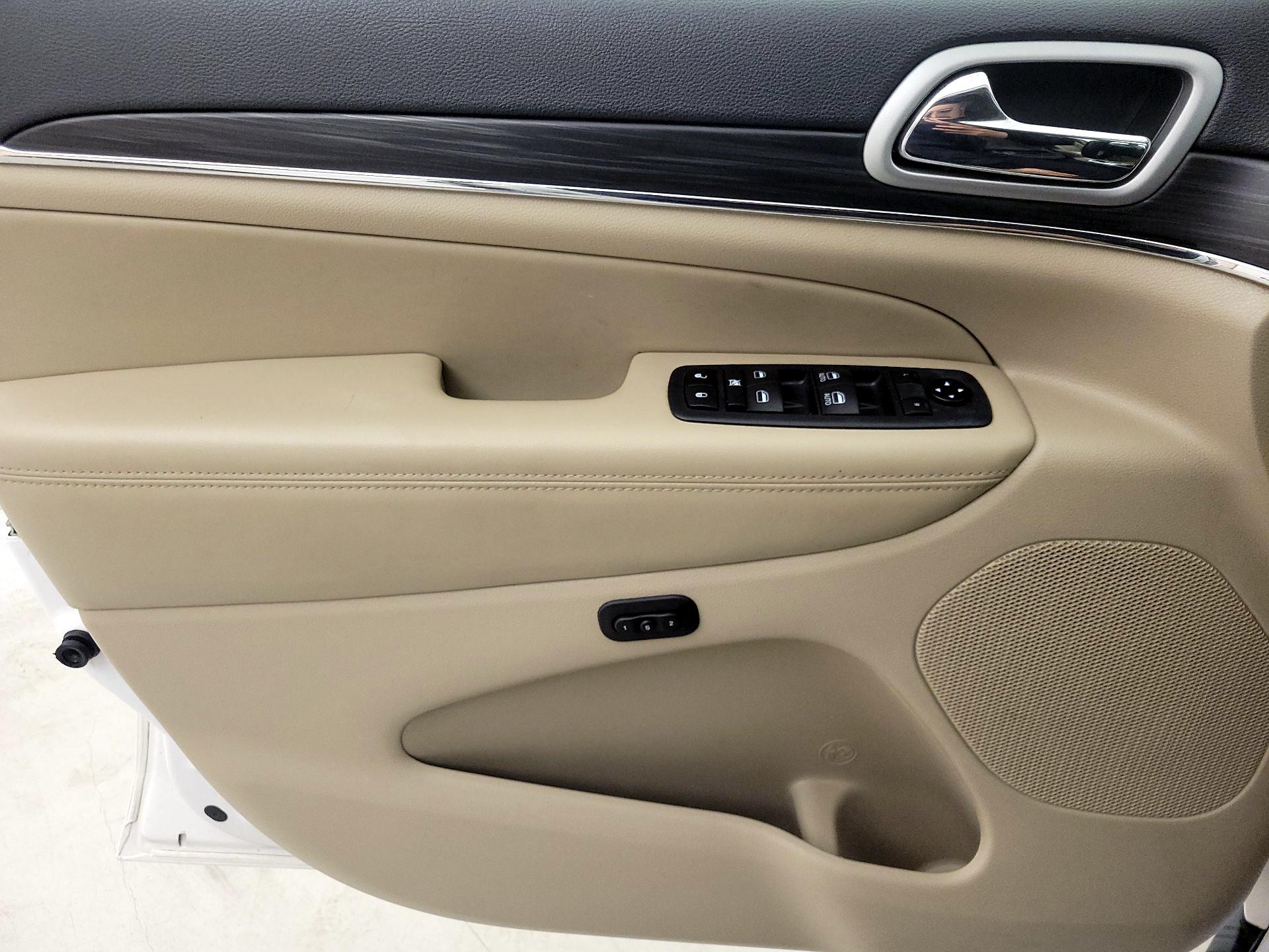 Thumbnail: 2021 Jeep Grand Cherokee - 12