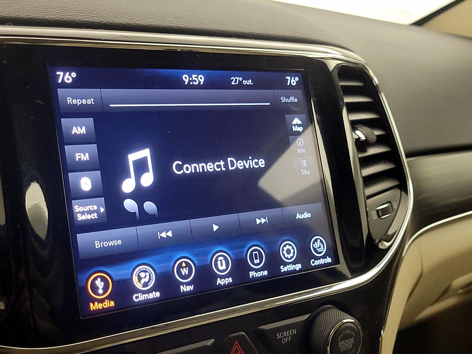 Thumbnail: 2021 Jeep Grand Cherokee - 16