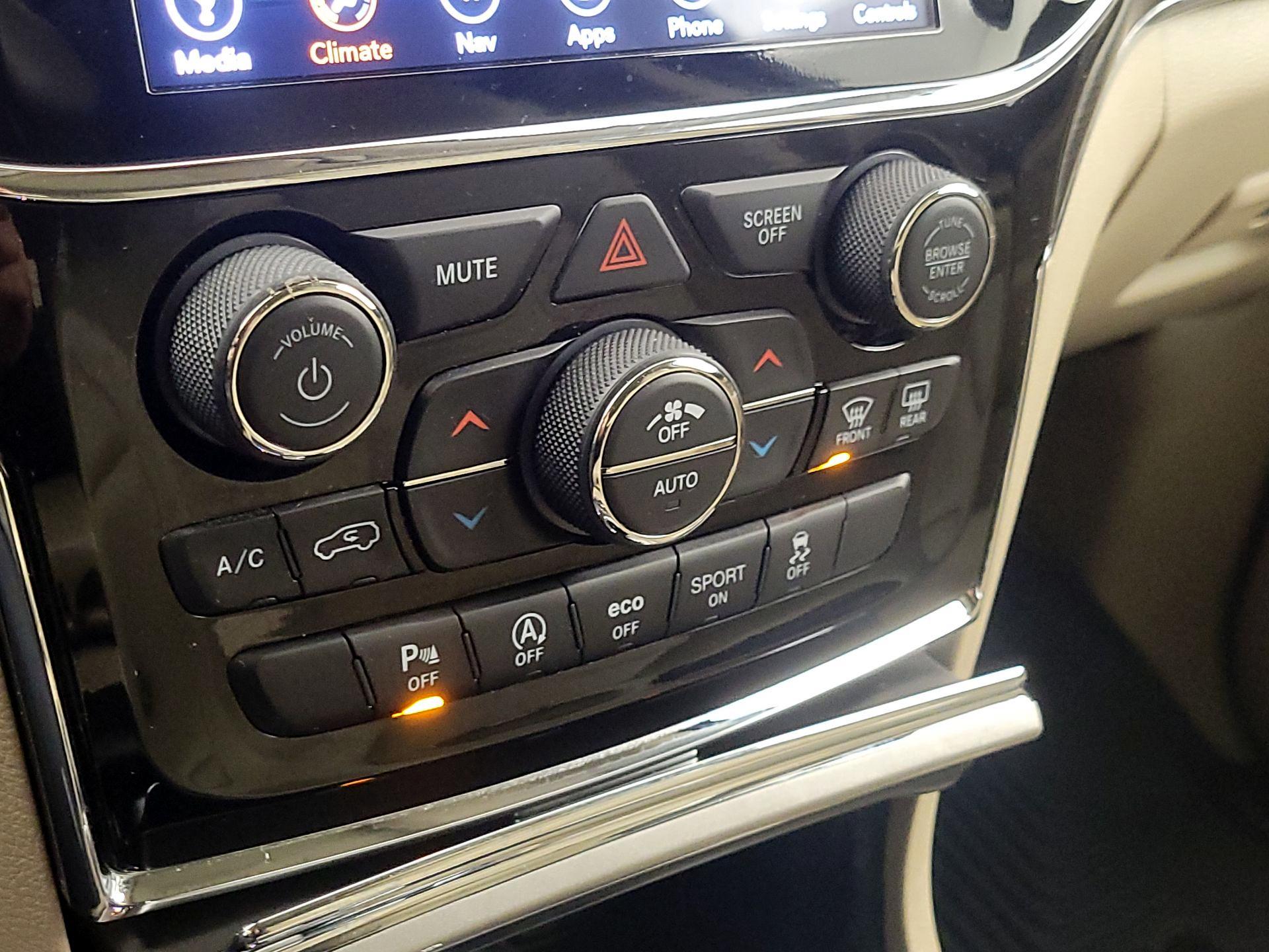 Thumbnail: 2021 Jeep Grand Cherokee - 17