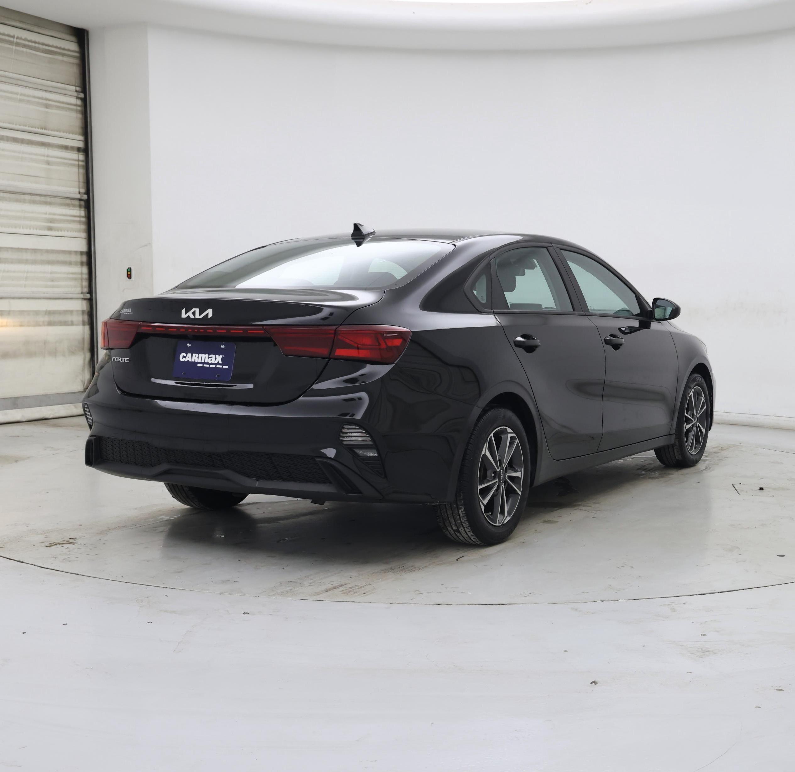 Thumbnail: 2023 Kia Forte - 8