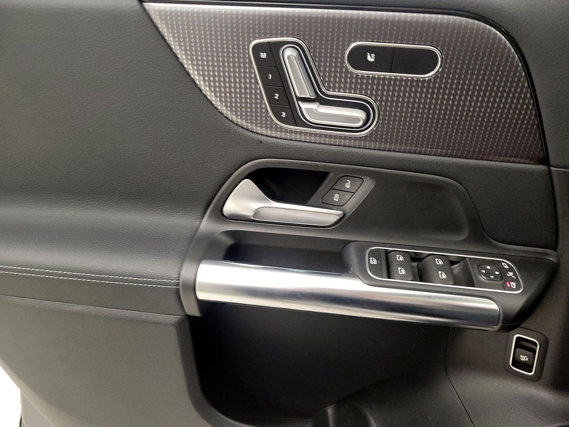 Thumbnail: 2021 Mercedes-Benz GLA - 12