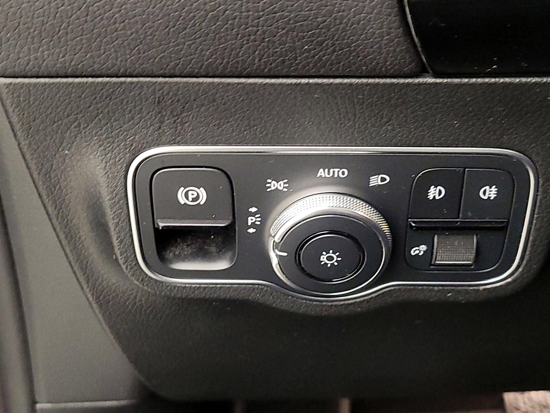 Thumbnail: 2021 Mercedes-Benz GLA - 13