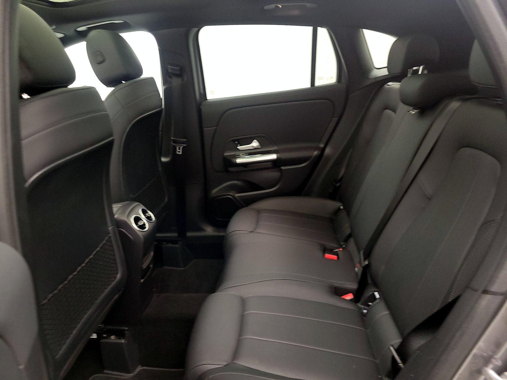 Thumbnail: 2021 Mercedes-Benz GLA - 20