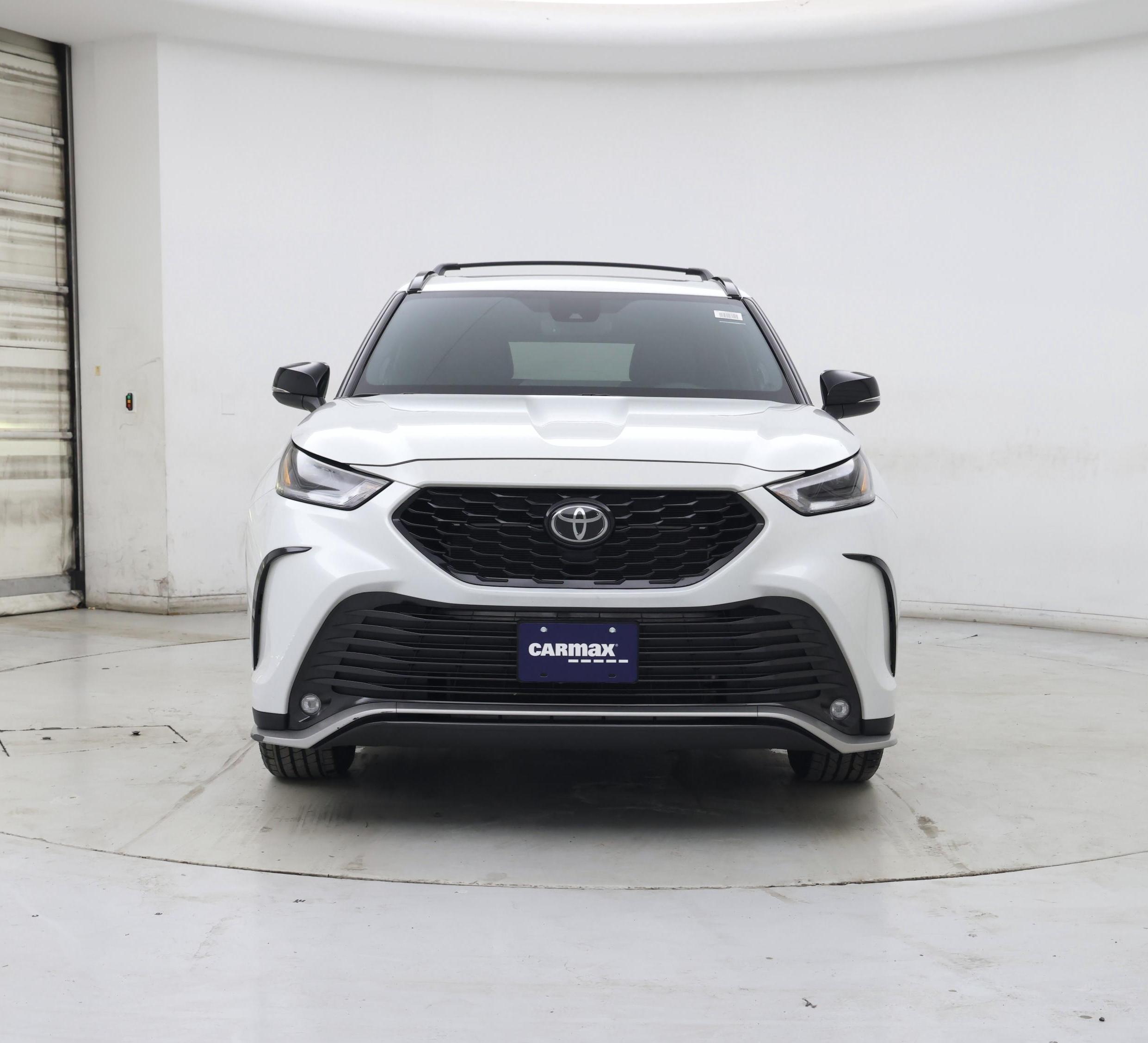 Thumbnail: 2023 Toyota Highlander - 5