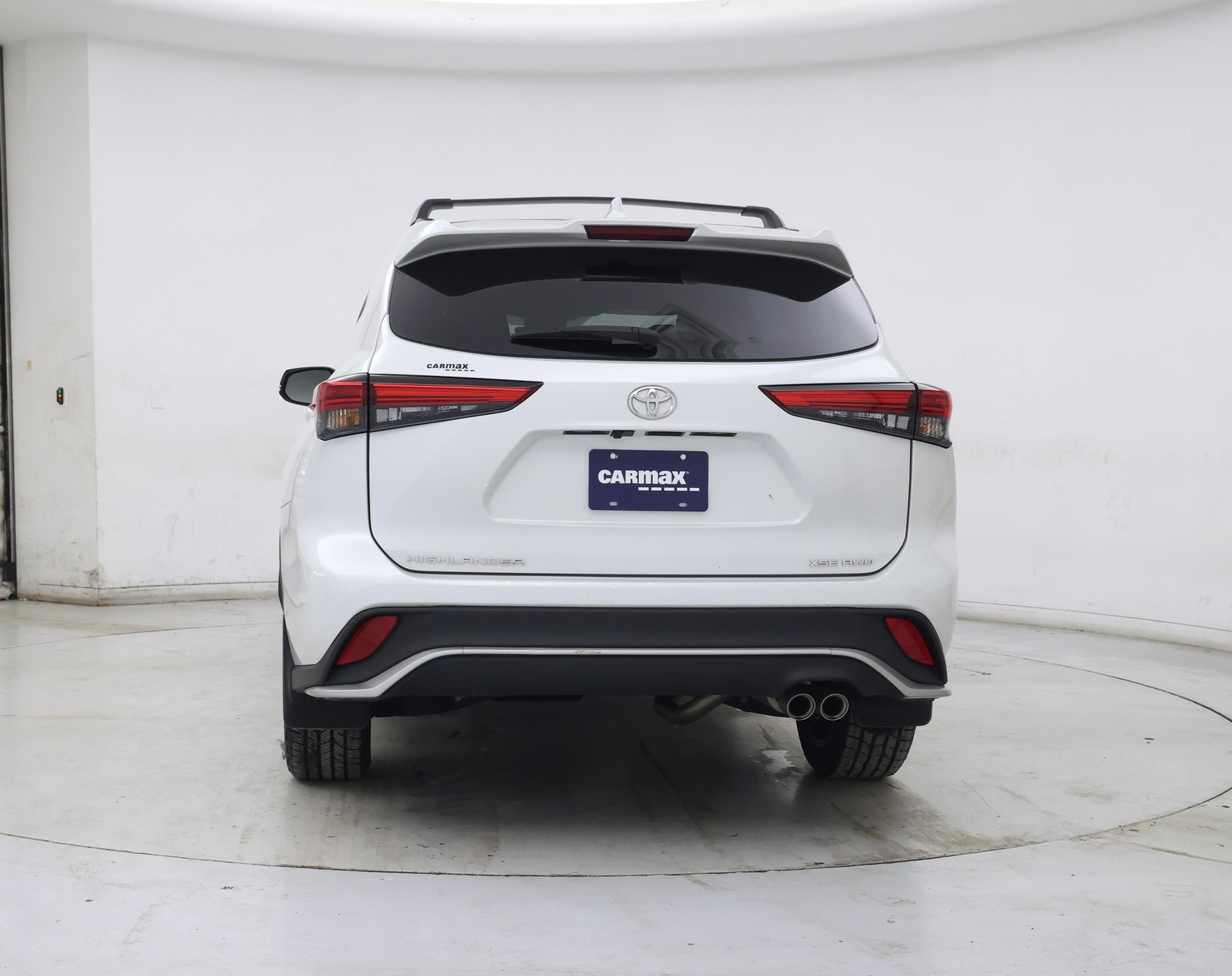 Thumbnail: 2023 Toyota Highlander - 6