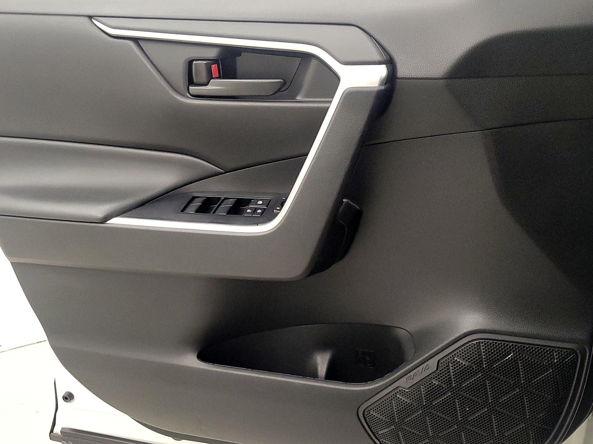 Thumbnail: 2024 Toyota RAV4 - 12