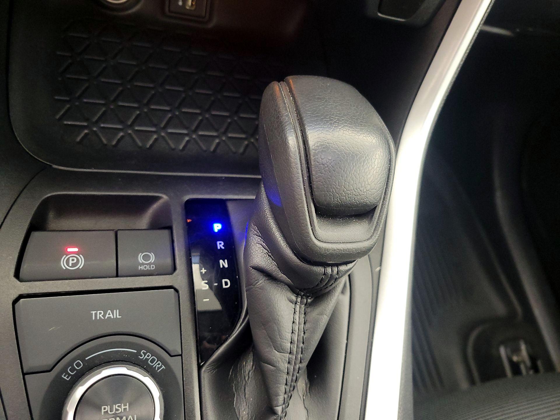 Thumbnail: 2024 Toyota RAV4 - 17