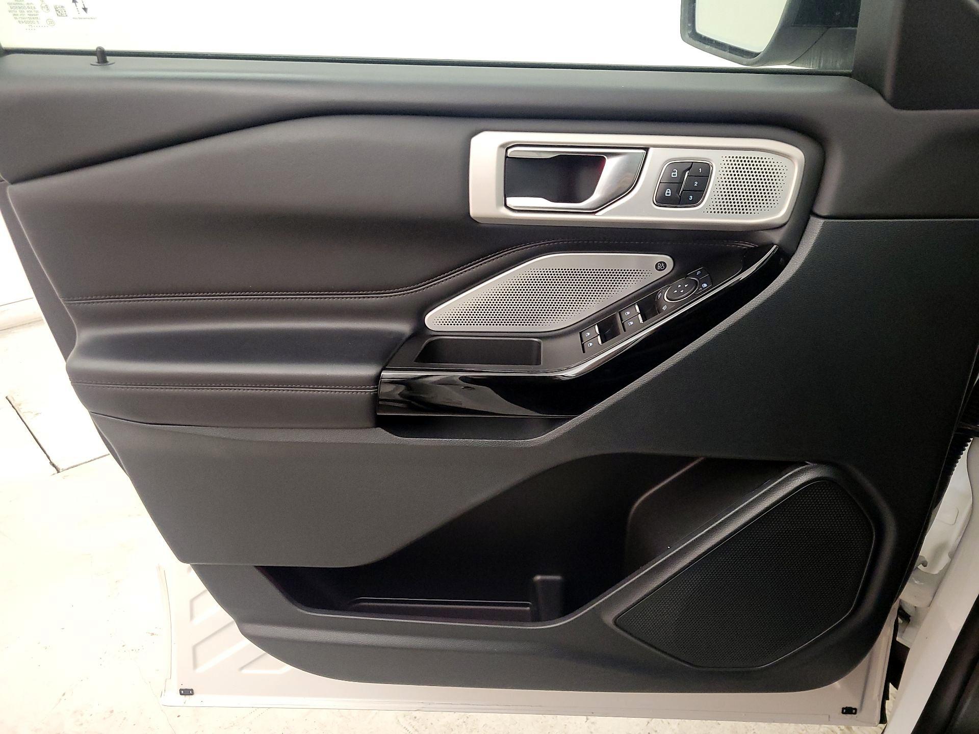 Thumbnail: 2021 Ford Explorer - 12