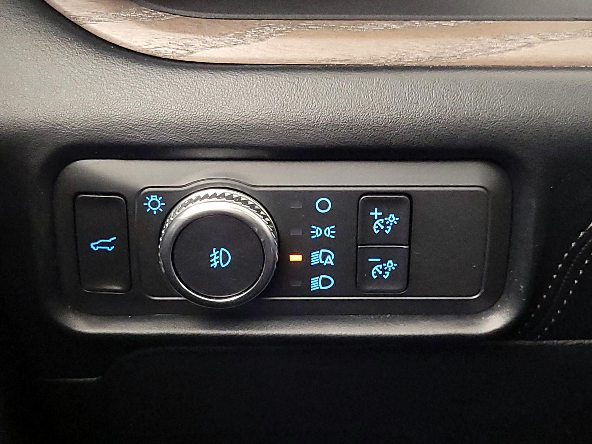 Thumbnail: 2021 Ford Explorer - 13