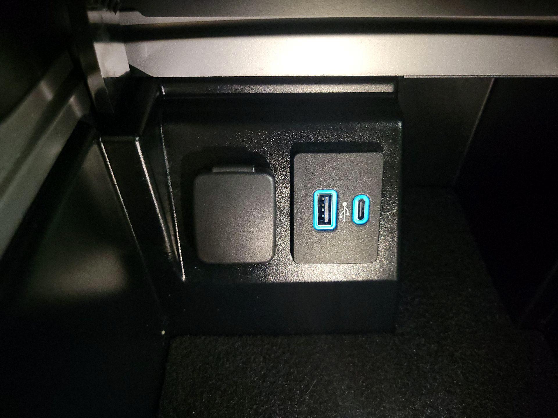 Thumbnail: 2021 Ford Explorer - 19