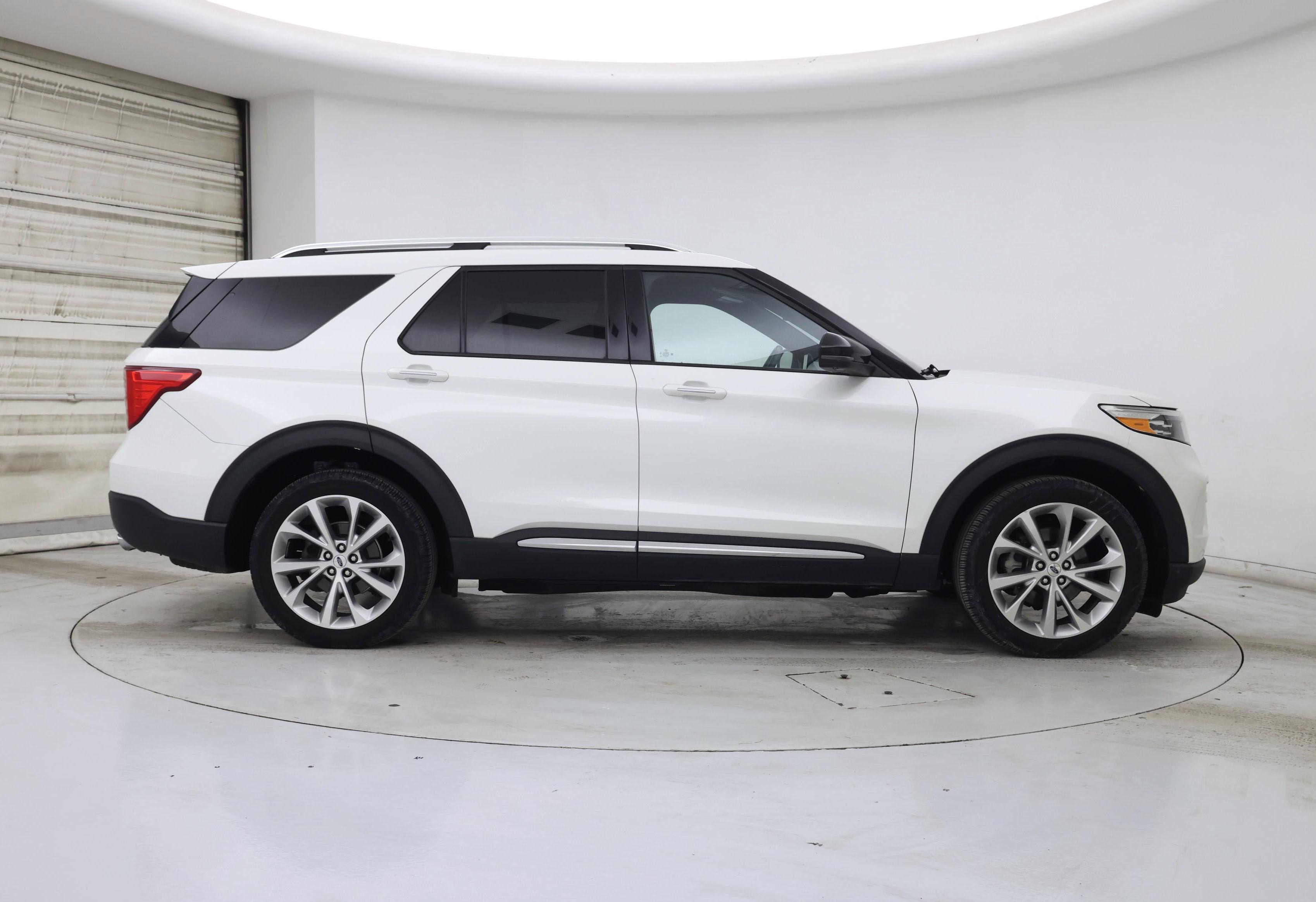Thumbnail: 2021 Ford Explorer - 7