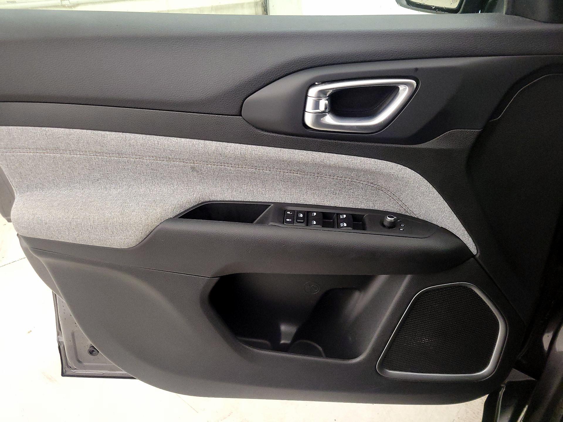 Thumbnail: 2023 Jeep Compass - 12