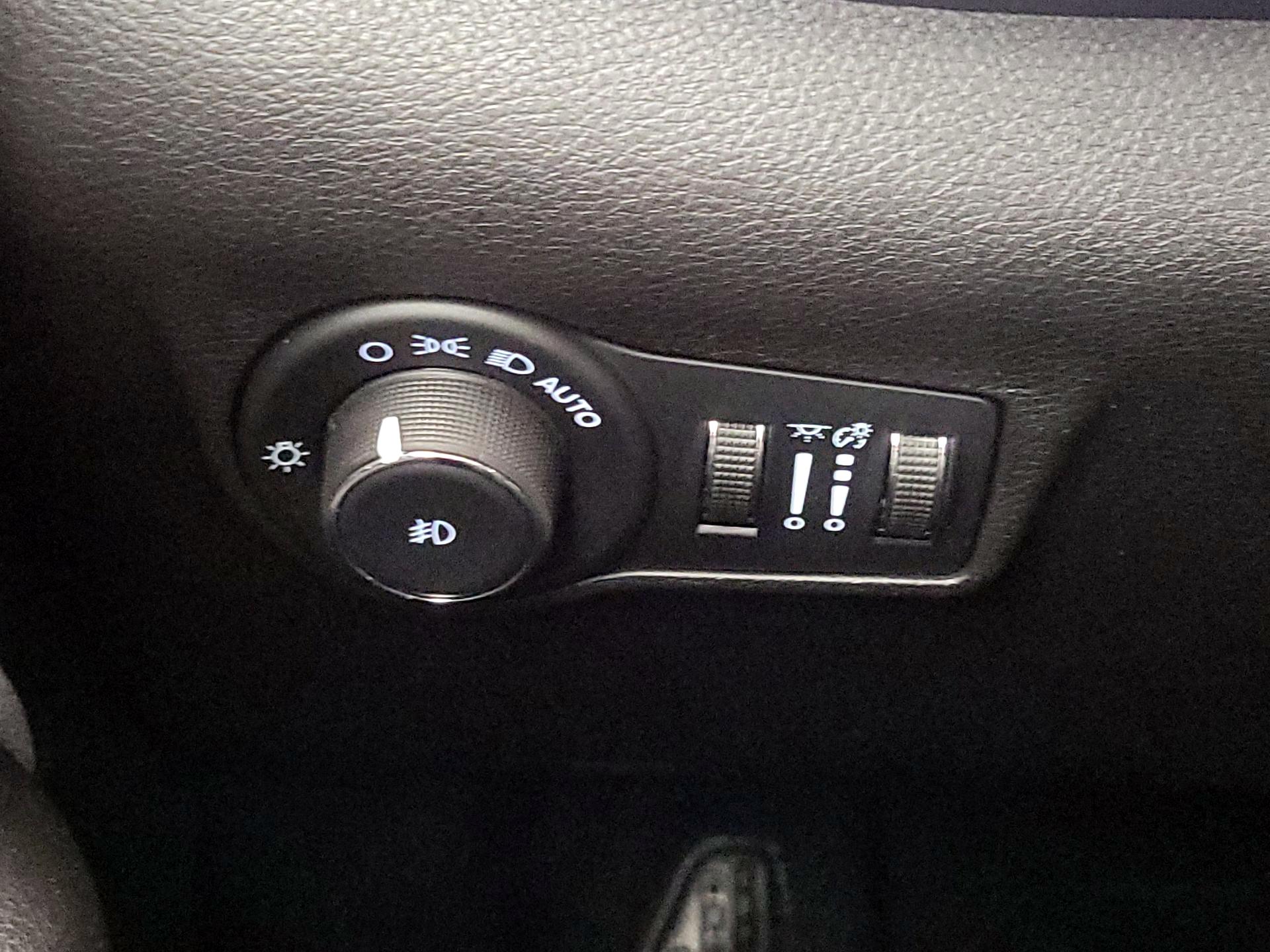 Thumbnail: 2023 Jeep Compass - 13