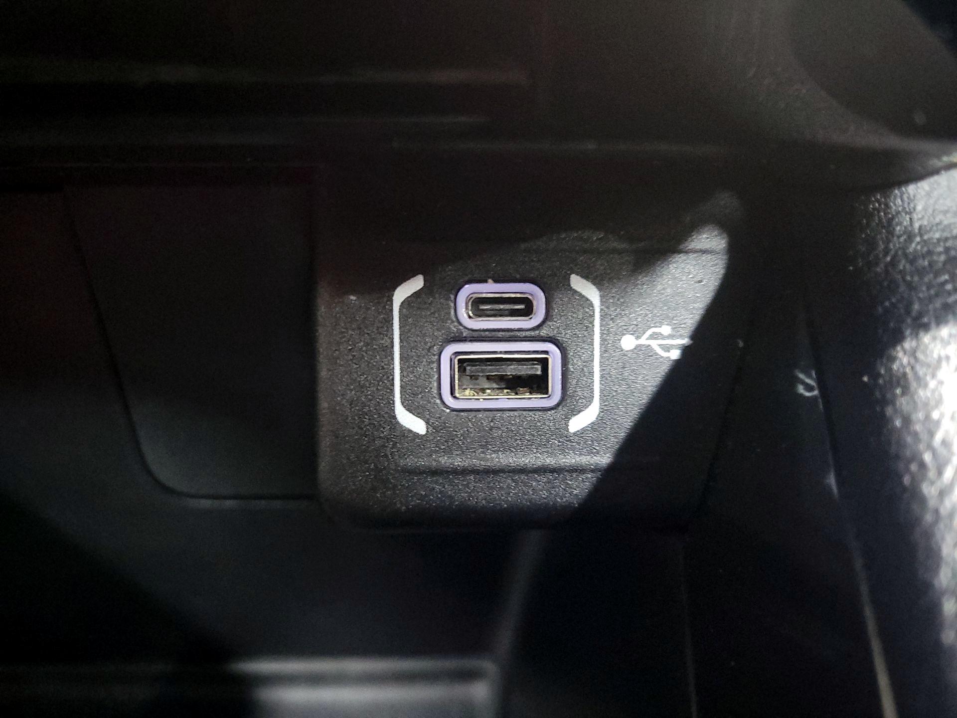 Thumbnail: 2023 Jeep Compass - 18