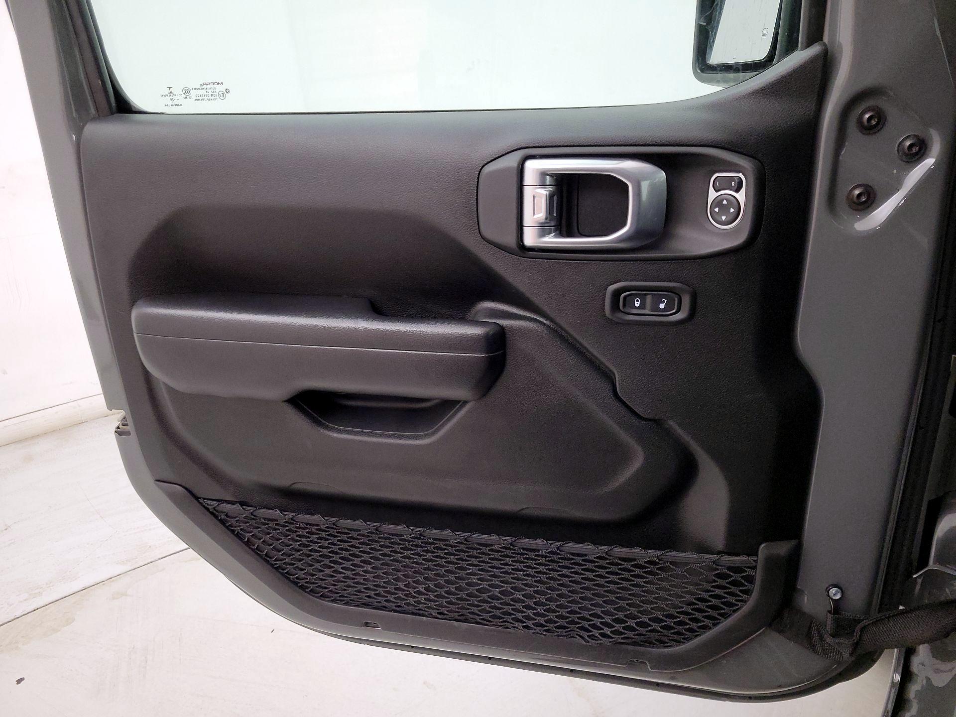 Thumbnail: 2020 Jeep Gladiator - 12