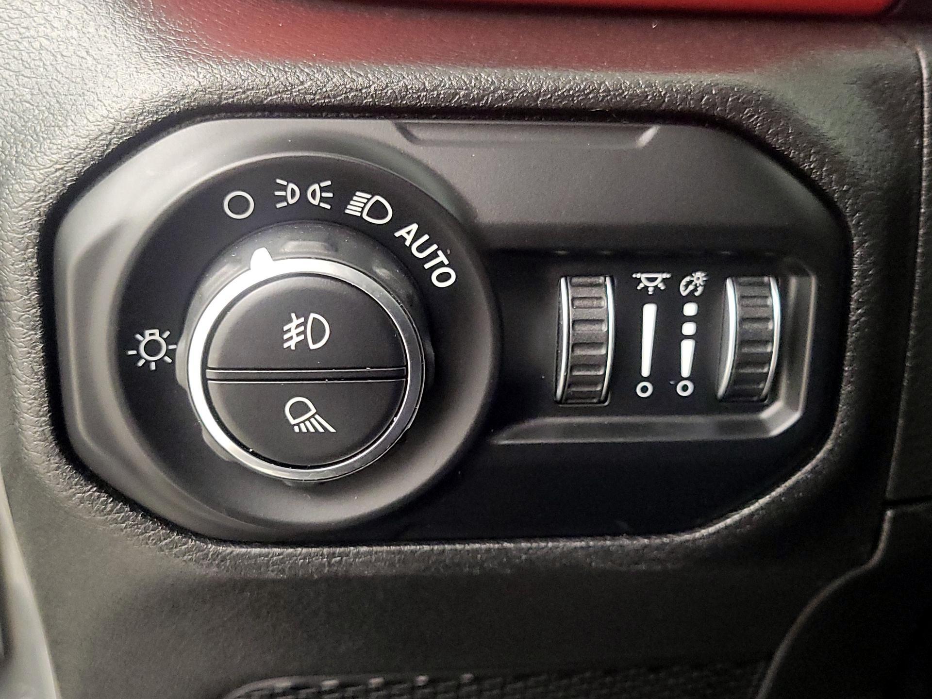 Thumbnail: 2020 Jeep Gladiator - 13