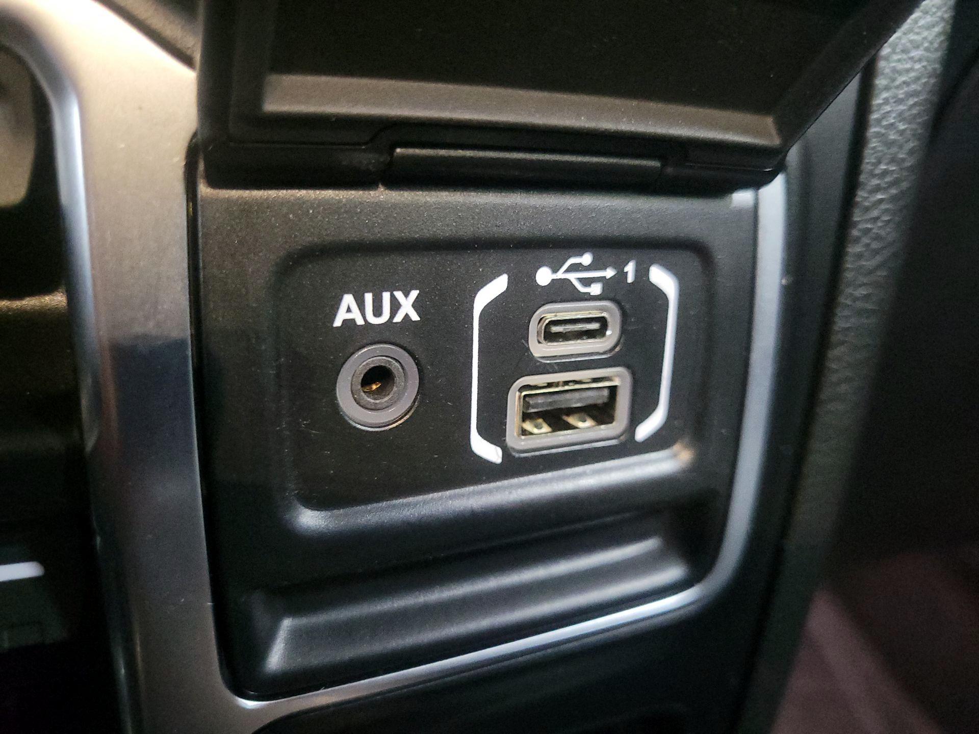 Thumbnail: 2020 Jeep Gladiator - 19