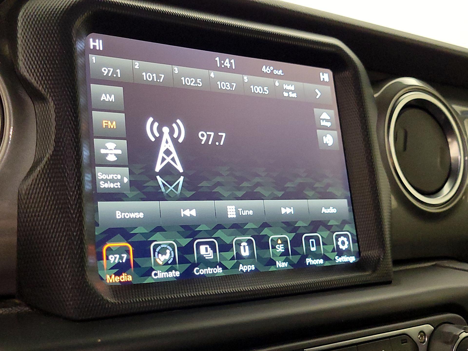 Thumbnail: 2022 Jeep Wrangler - 15