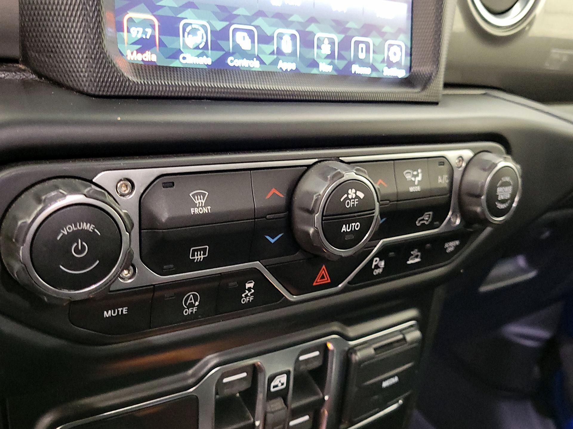 Thumbnail: 2022 Jeep Wrangler - 16