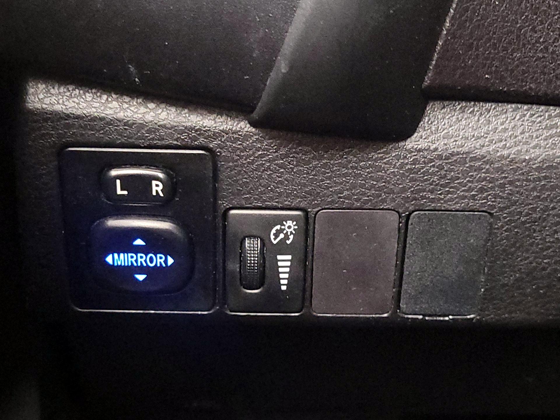 Thumbnail: 2017 Toyota Corolla - 13